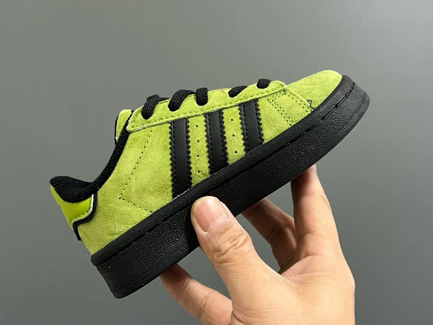 これを逃す手はない 好感度UP 防滑ソール スタイリッシュ シューズ スニーカー