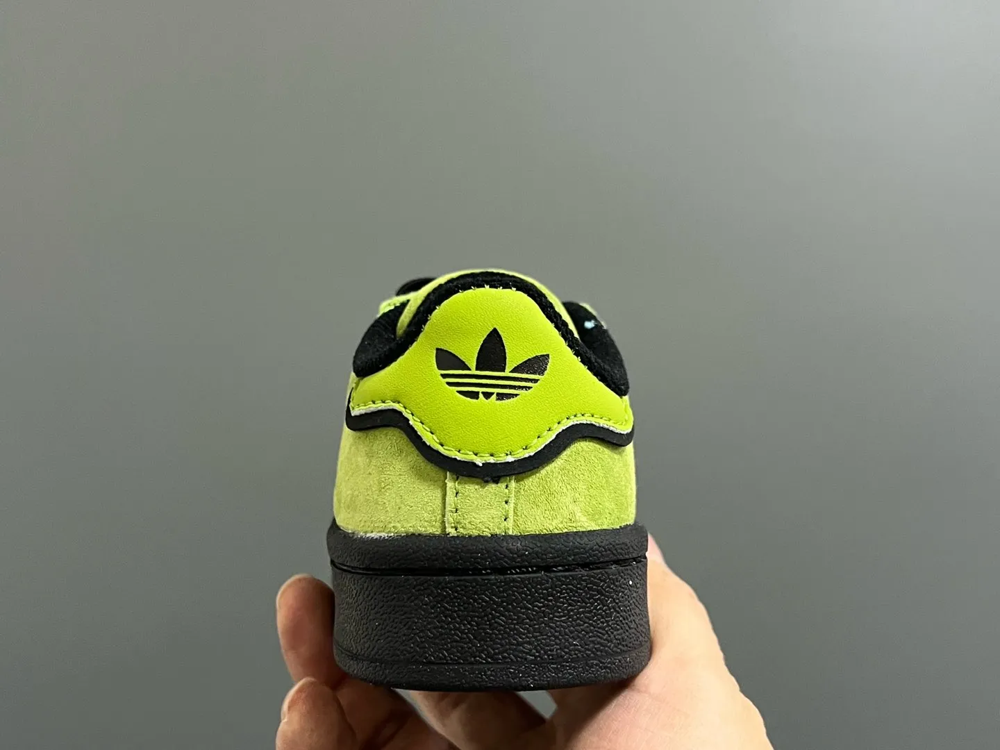 これを逃す手はない 好感度UP 防滑ソール スタイリッシュ シューズ スニーカー