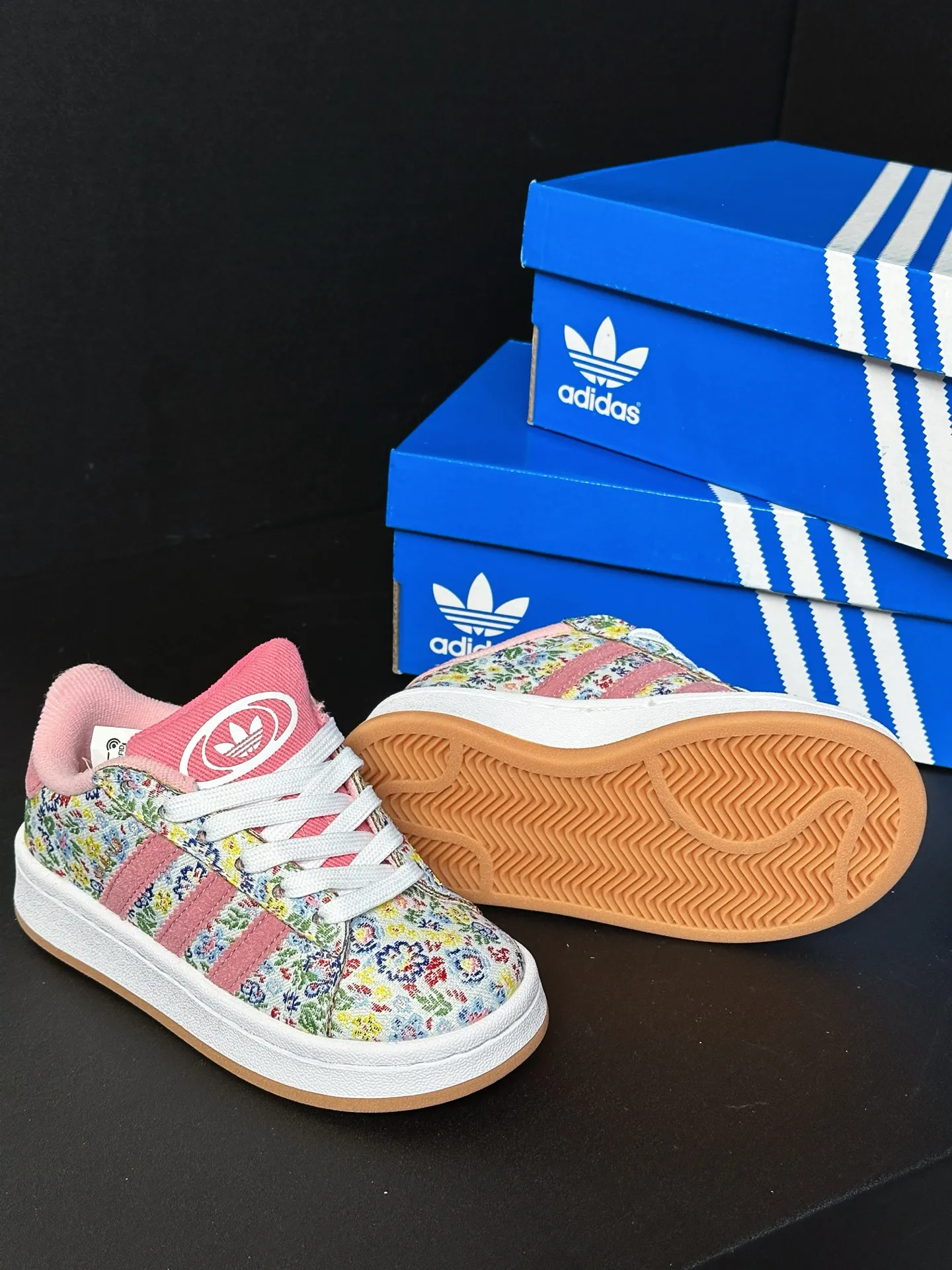 SNS映えコーデに おしゃれ 耐久性あり デザイン満点 シューズ スニーカー