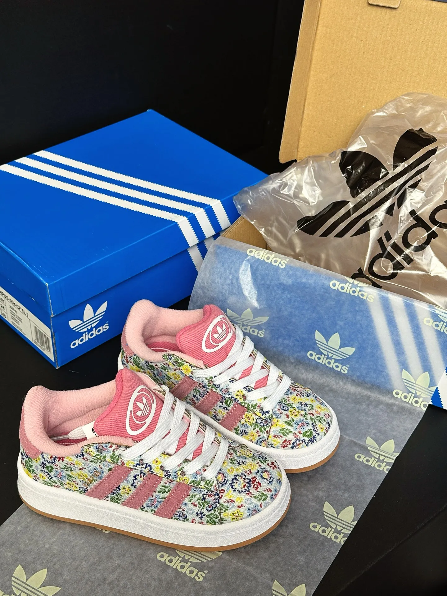 SNS映えコーデに おしゃれ 耐久性あり デザイン満点 シューズ スニーカー