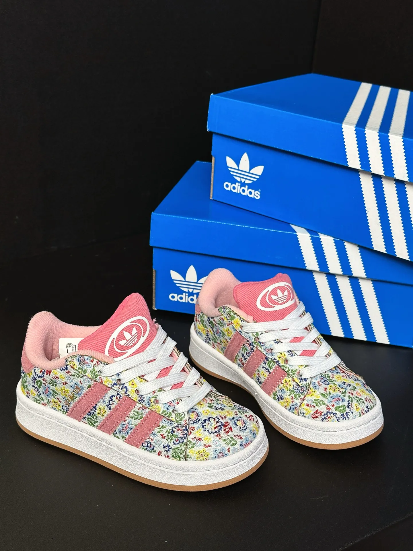 SNS映えコーデに おしゃれ 耐久性あり デザイン満点 シューズ スニーカー