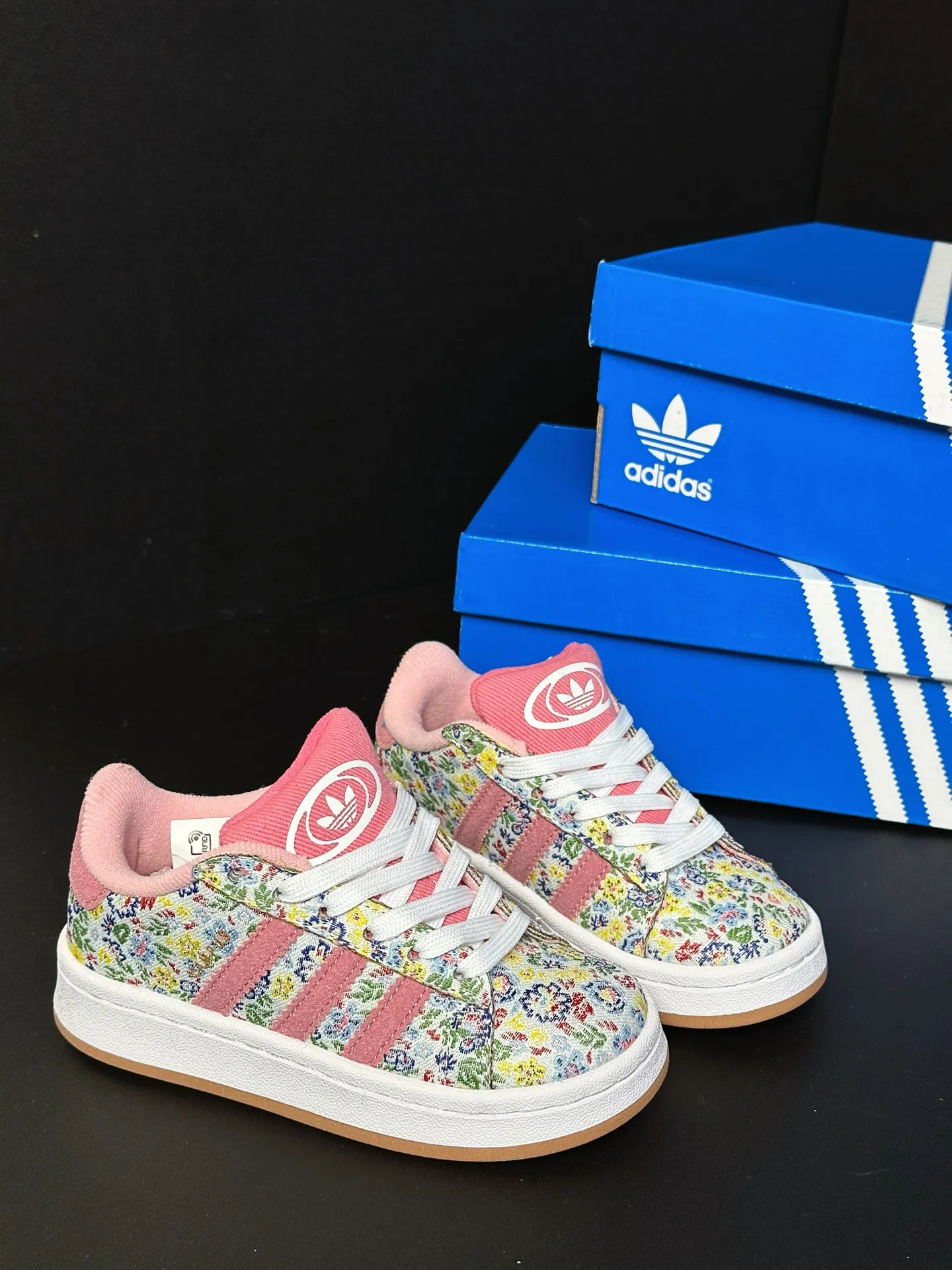 SNS映えコーデに おしゃれ 耐久性あり デザイン満点 シューズ スニーカー