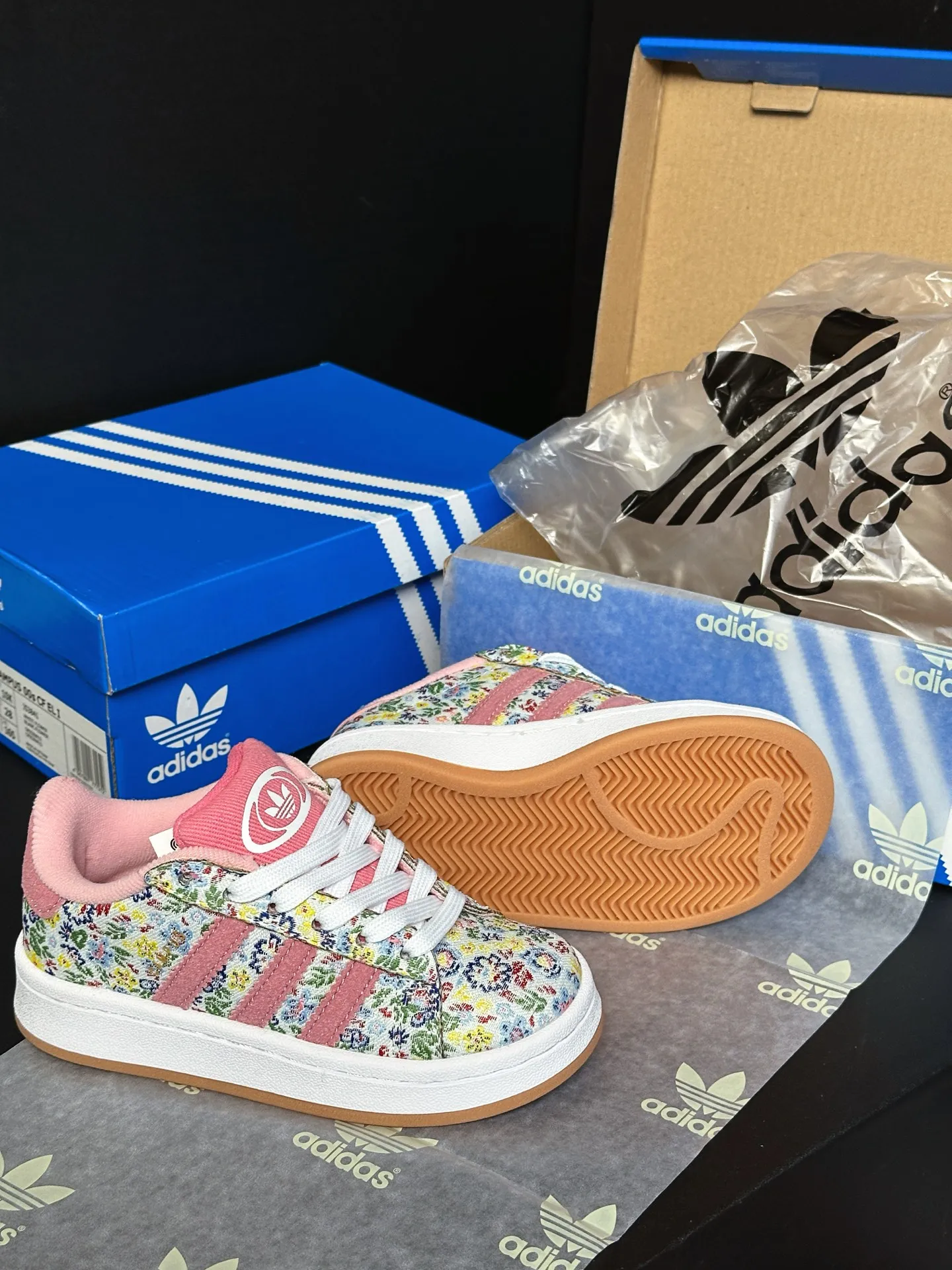 SNS映えコーデに おしゃれ 耐久性あり デザイン満点 シューズ スニーカー