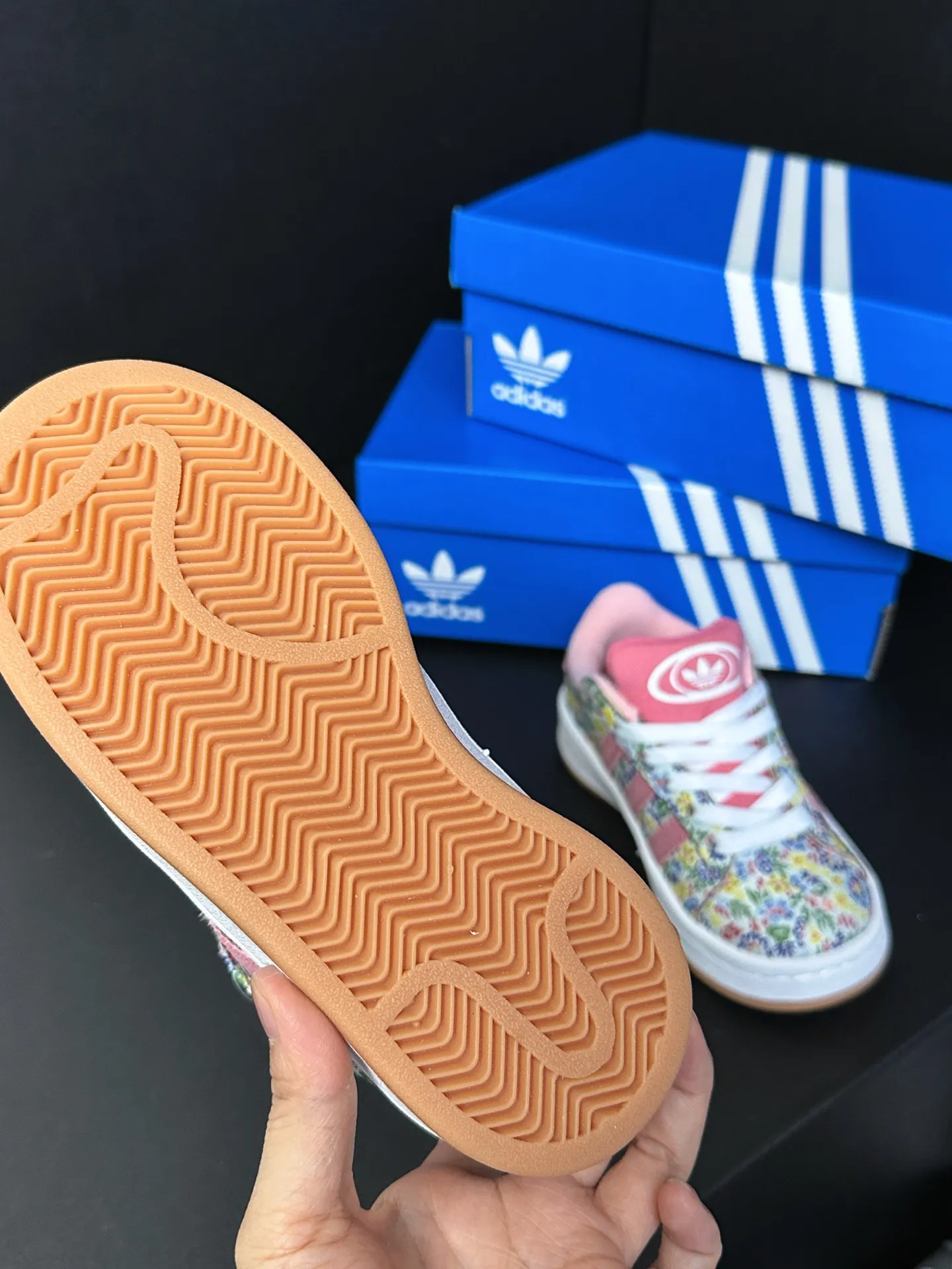 SNS映えコーデに おしゃれ 耐久性あり デザイン満点 シューズ スニーカー