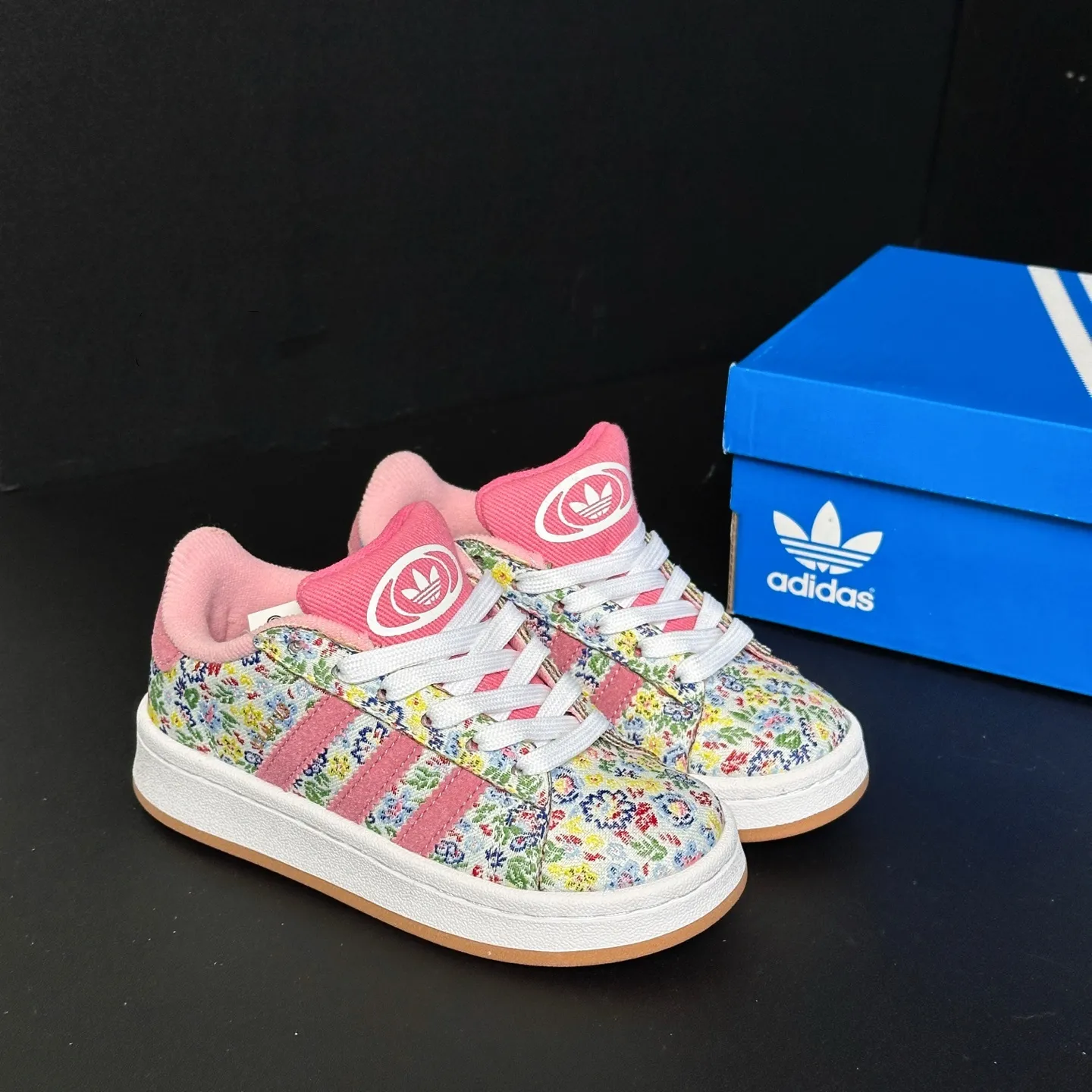 SNS映えコーデに おしゃれ 耐久性あり デザイン満点 シューズ スニーカー