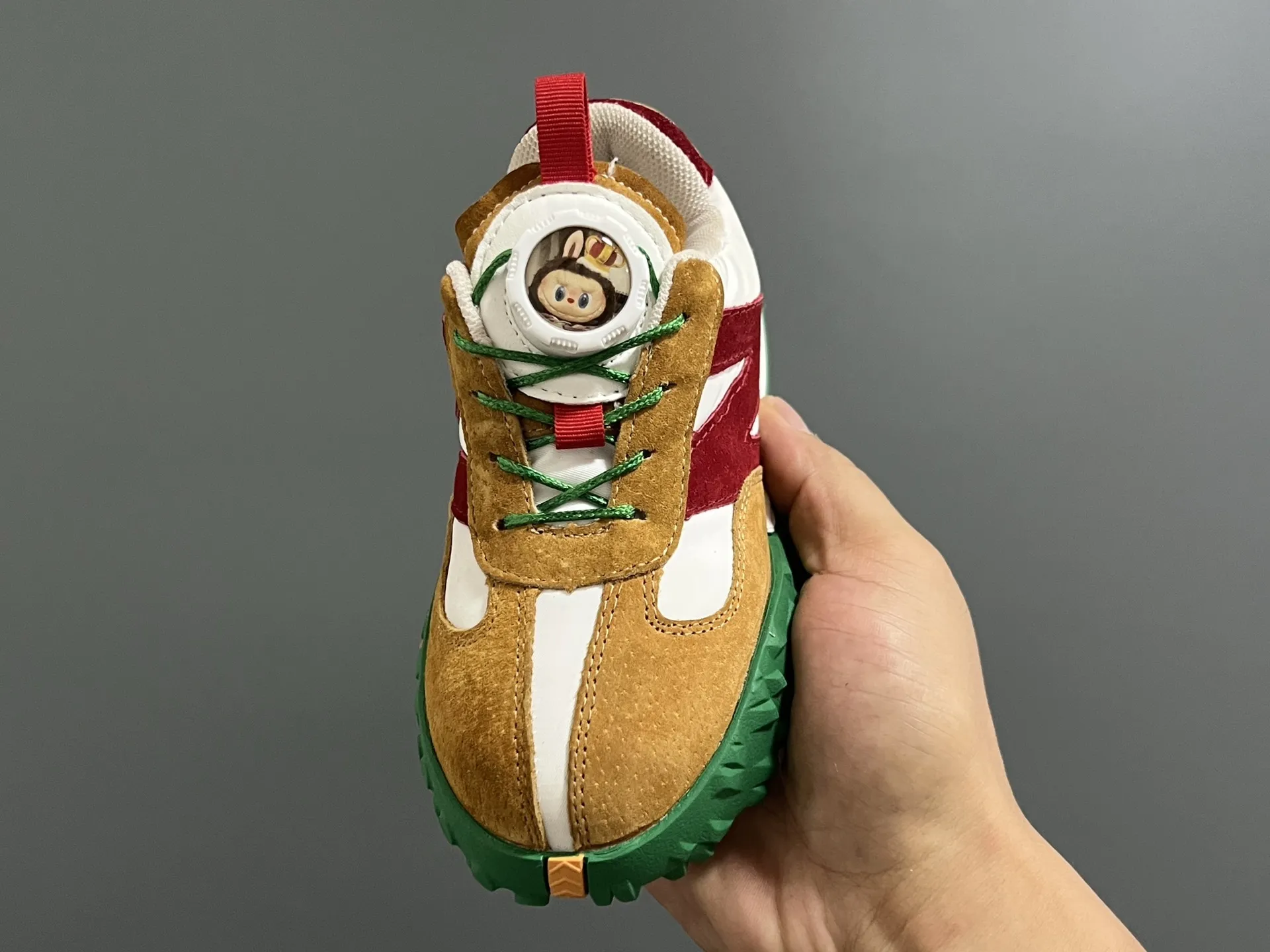 人気爆発中 おしゃれ カジュアル フィット感抜群 キッズ スニーカー