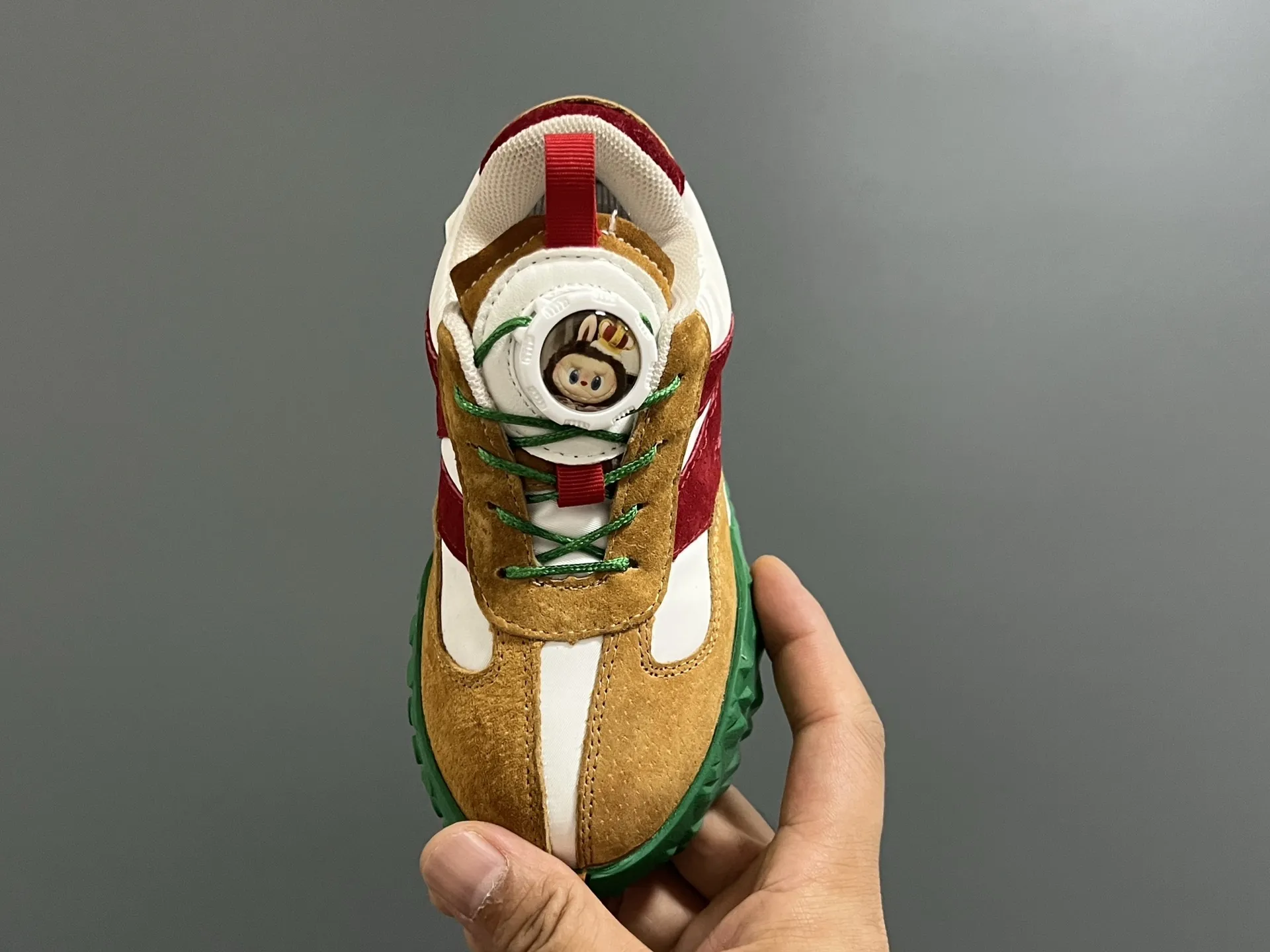 人気爆発中 おしゃれ カジュアル フィット感抜群 キッズ スニーカー