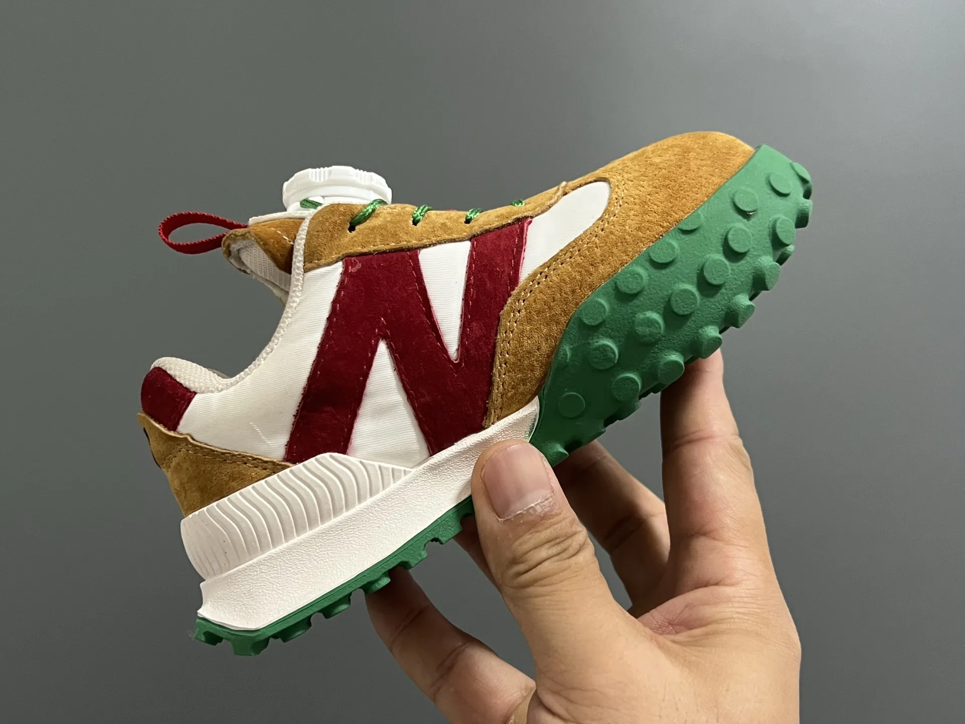 人気爆発中 おしゃれ カジュアル フィット感抜群 キッズ スニーカー