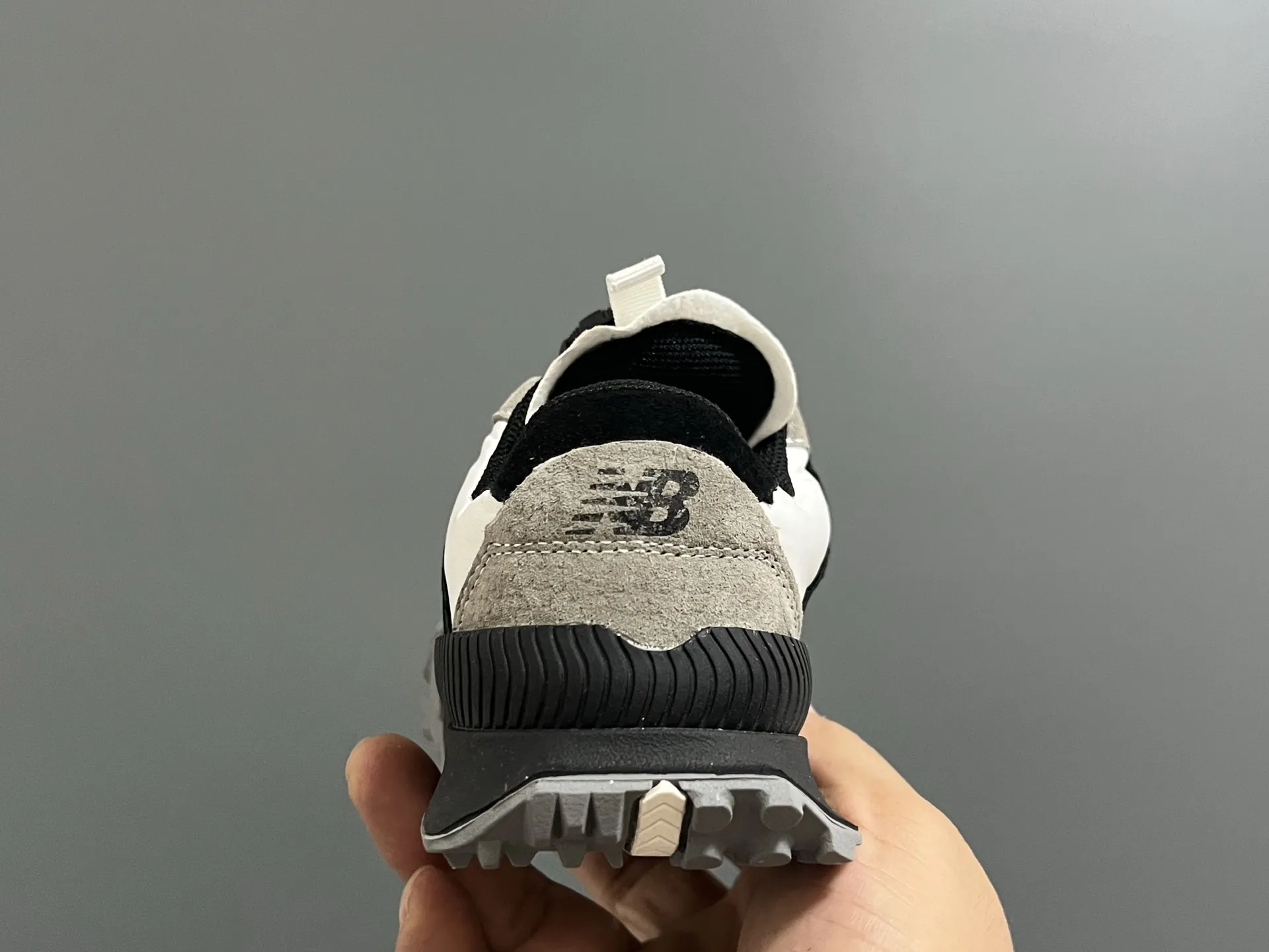 絶対見逃さないで カジュアル 軽量ソール 滑り止め付き キッズ スニーカー