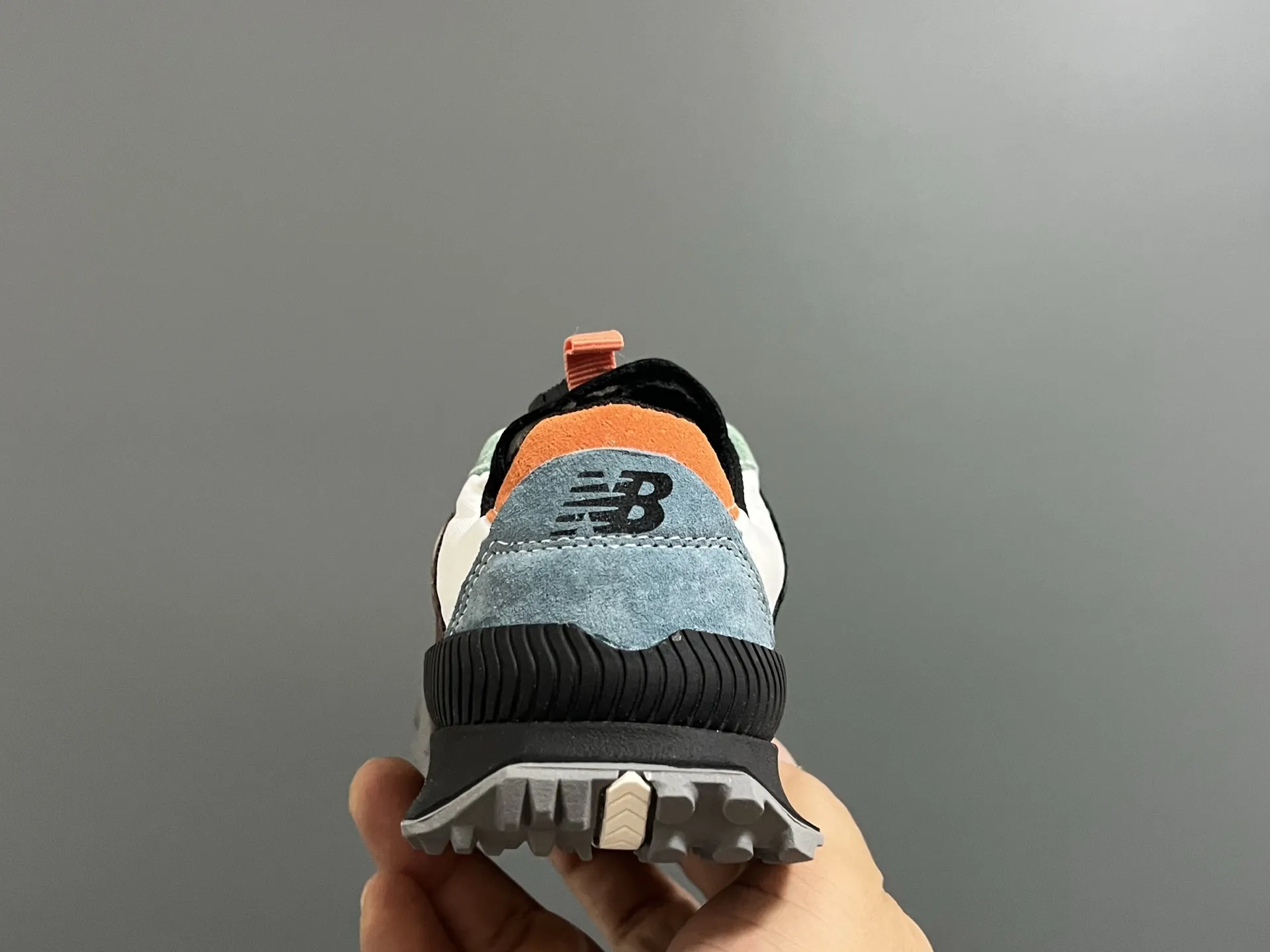 通園・通学にぴったり 丈夫で長持ち 実用的 滑り止め付き キッズ スニーカー