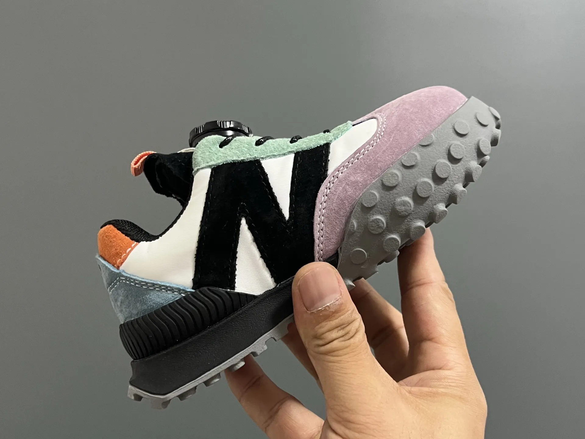 通園・通学にぴったり 丈夫で長持ち 実用的 滑り止め付き キッズ スニーカー