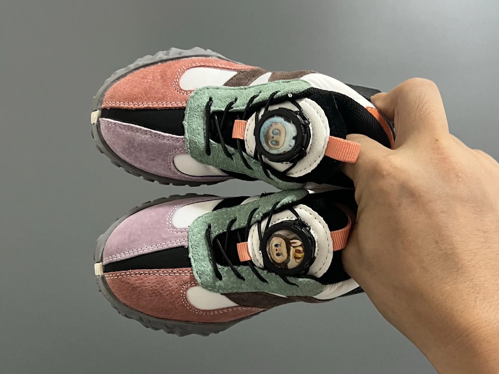 通園・通学にぴったり 丈夫で長持ち 実用的 滑り止め付き キッズ スニーカー