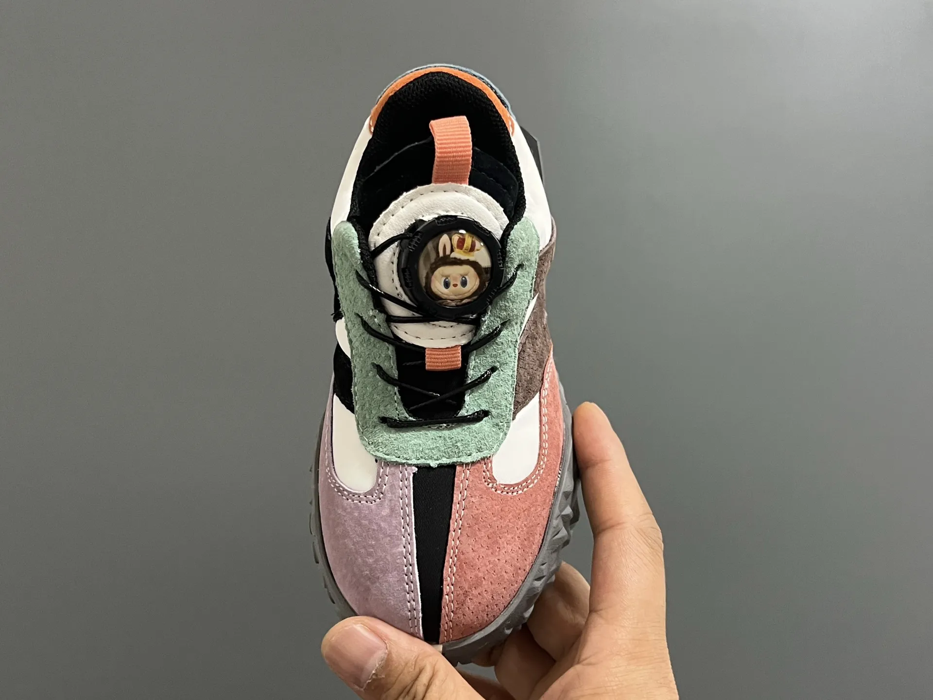 通園・通学にぴったり 丈夫で長持ち 実用的 滑り止め付き キッズ スニーカー