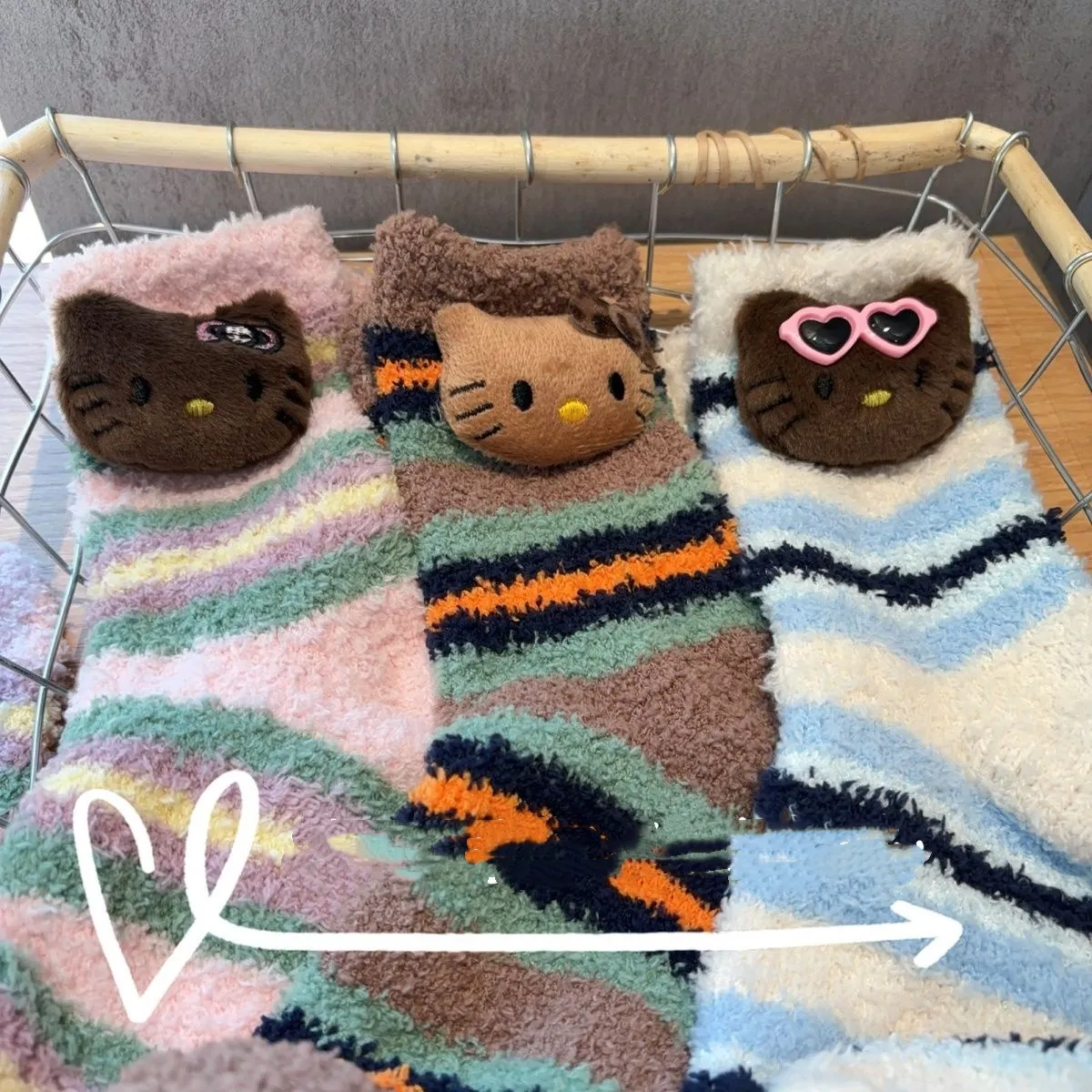 ３足セット 絶対欲しい 可愛い 秋冬新作 柔らかい履き心地 保温性 レディース 中筒ソックス