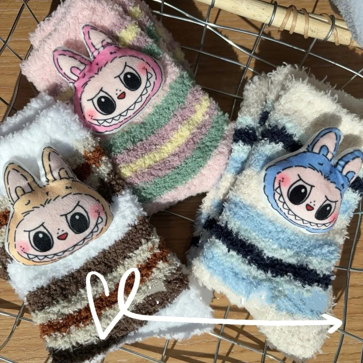 ３足セット 絶対欲しい 可愛い 秋冬新作 柔らかい履き心地 保温性 レディース 中筒ソックス