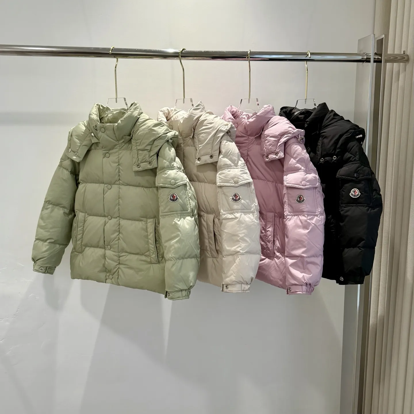 【120-170cm】おしゃれキッズ必見  大人気 カラバリ豊富 フード付き ダウンジャケット