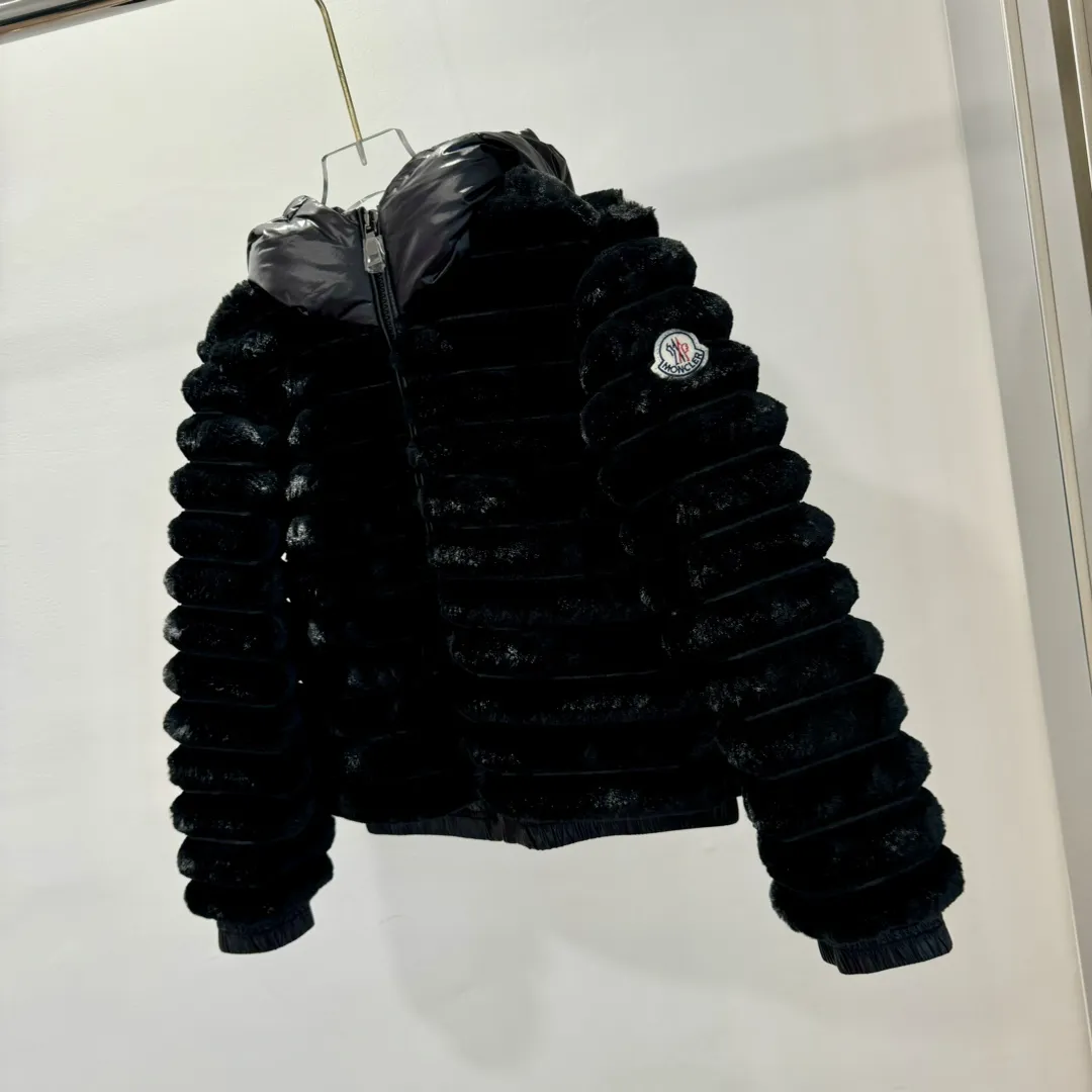 【110-160cm】絶対後悔しない おしゃれ ふわふわ 柔らかい手触り フード付き ダウンジャケット