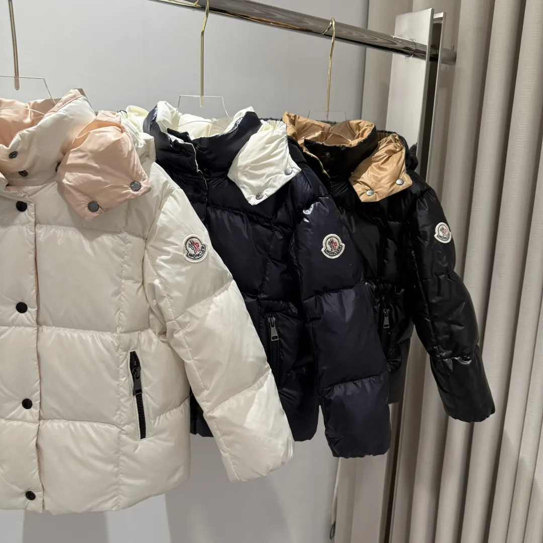 【110-160cm】ママたちに大好評 おしゃれ 保温性抜群 フード付き ダウンジャケット