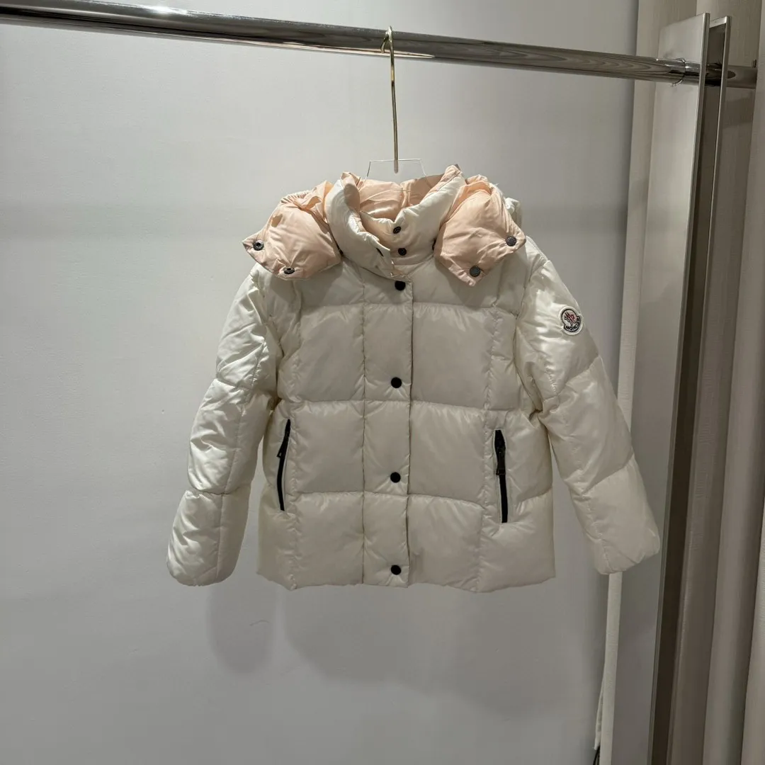 【110-160cm】ママたちに大好評 おしゃれ 保温性抜群 フード付き ダウンジャケット