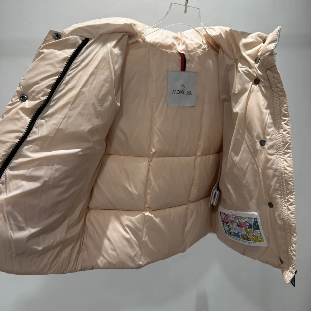 【110-160cm】ママたちに大好評 おしゃれ 保温性抜群 フード付き ダウンジャケット