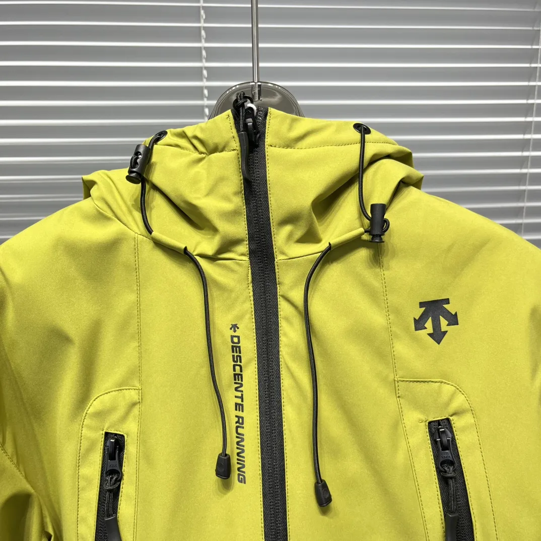 【120-170cm】注目度UP 動きやすい あったか保温 防風ジャケット フード付き ダウンジャケット