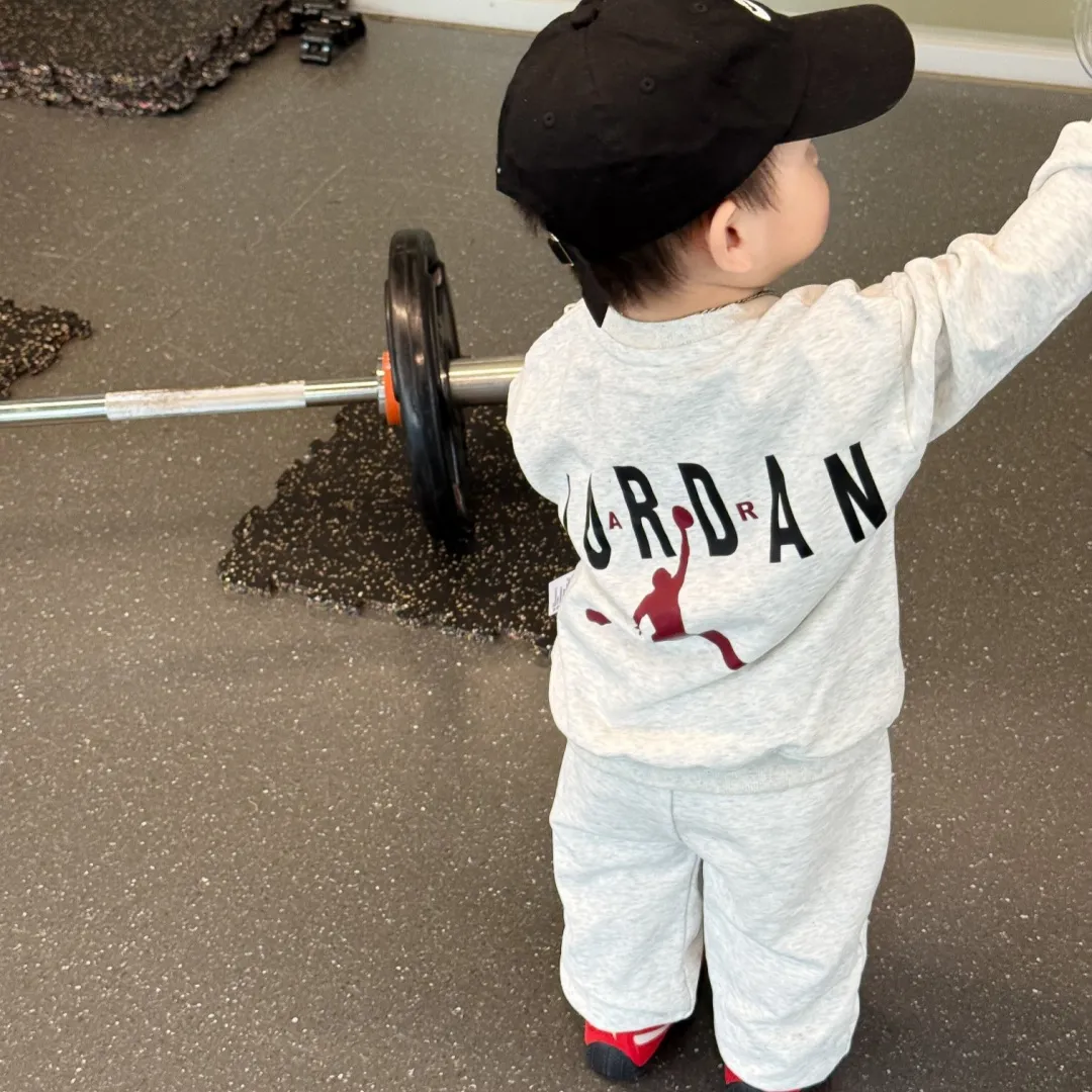 【90-160cm】二点セット よく売れる 大活躍 カジュアル スポーティ トレーナー+パンツ セットアップ