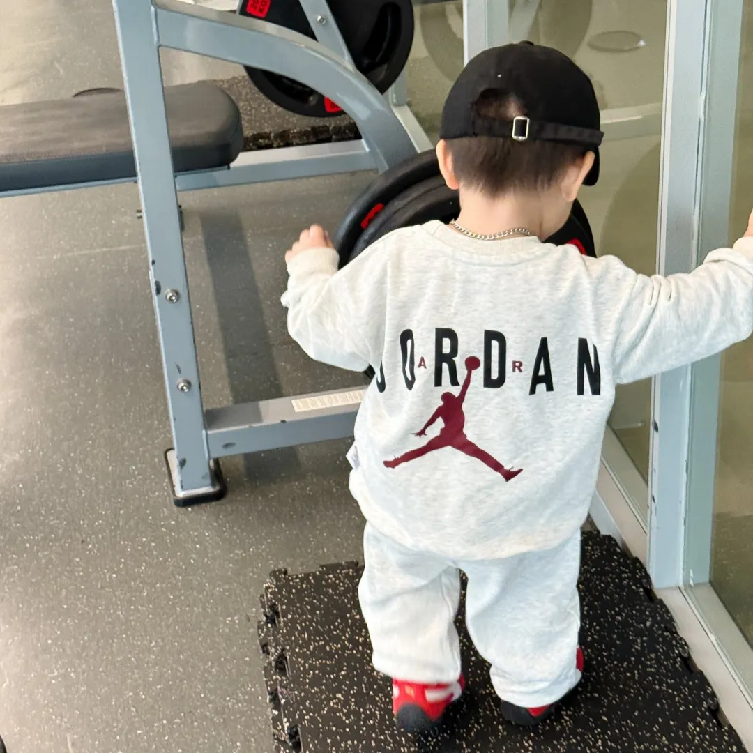 【90-160cm】二点セット よく売れる 大活躍 カジュアル スポーティ トレーナー+パンツ セットアップ