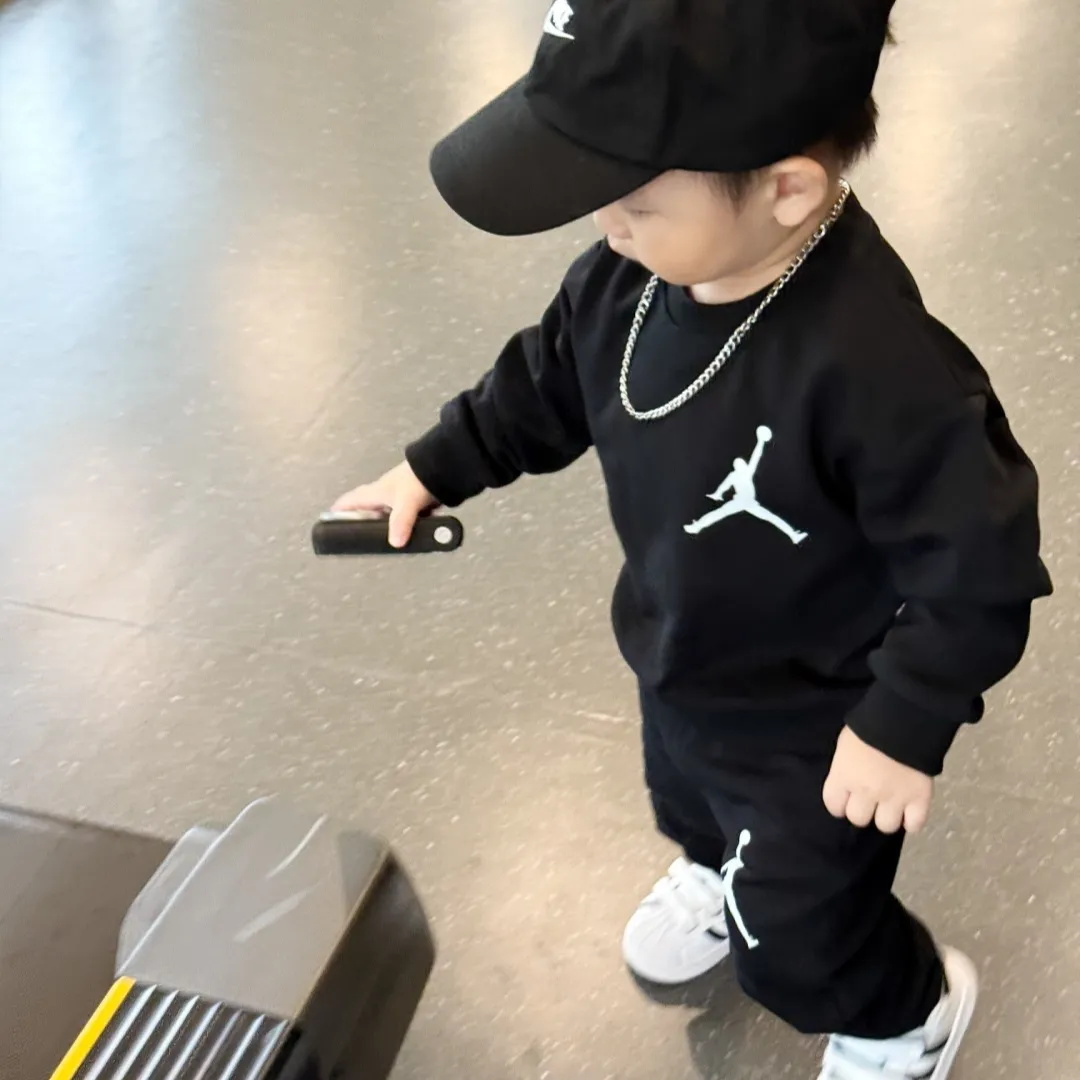 【90-160cm】二点セット よく売れる 大活躍 カジュアル スポーティ トレーナー+パンツ セットアップ