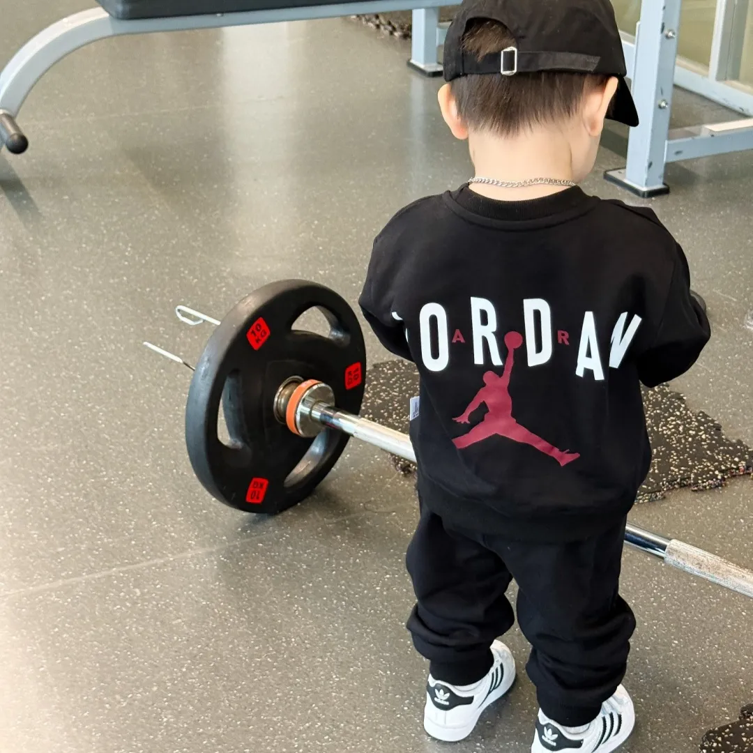 【90-160cm】二点セット よく売れる 大活躍 カジュアル スポーティ トレーナー+パンツ セットアップ