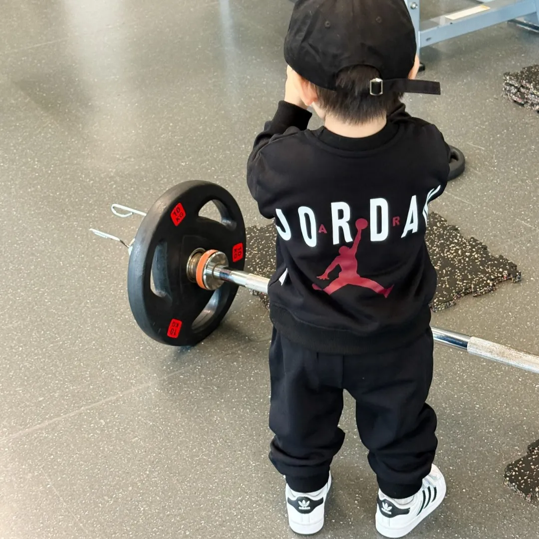 【90-160cm】二点セット よく売れる 大活躍 カジュアル スポーティ トレーナー+パンツ セットアップ