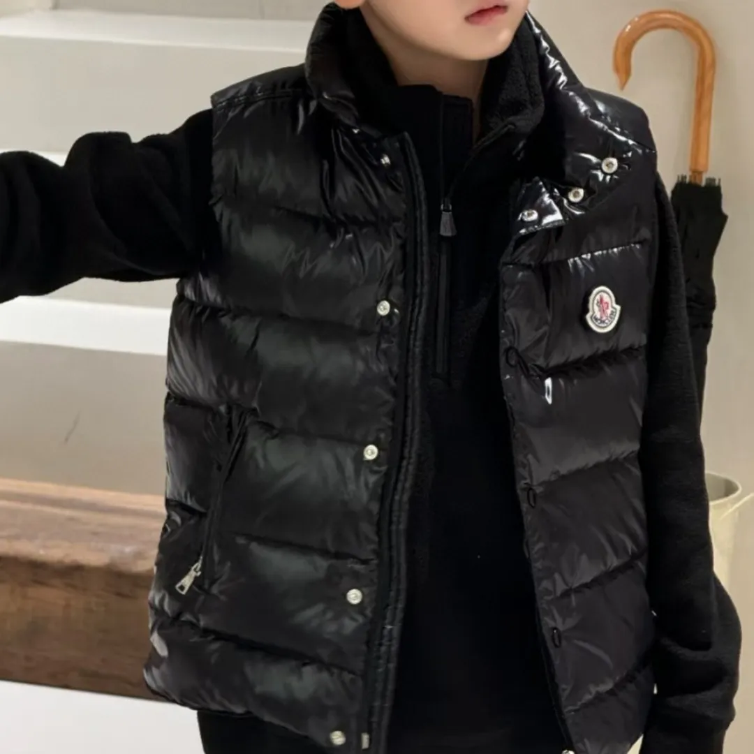 【110-170cm】SNSで話題 爆売れ中 トレンド  保温性抜群 ユニセックス ダウンベスト