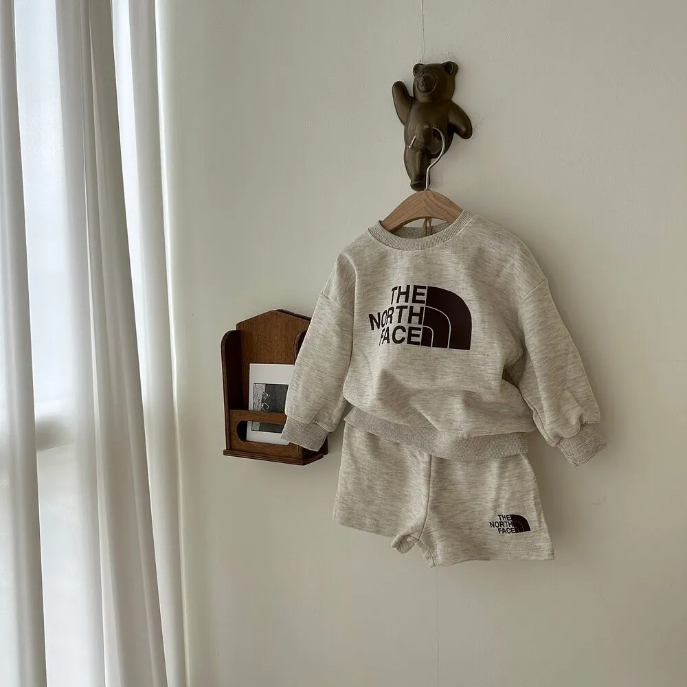 【90-160cm】二点セット 人気爆発中 カジュアル 動きやすさ抜群 プリント トレーナー＋ショートパンツ セットアップ