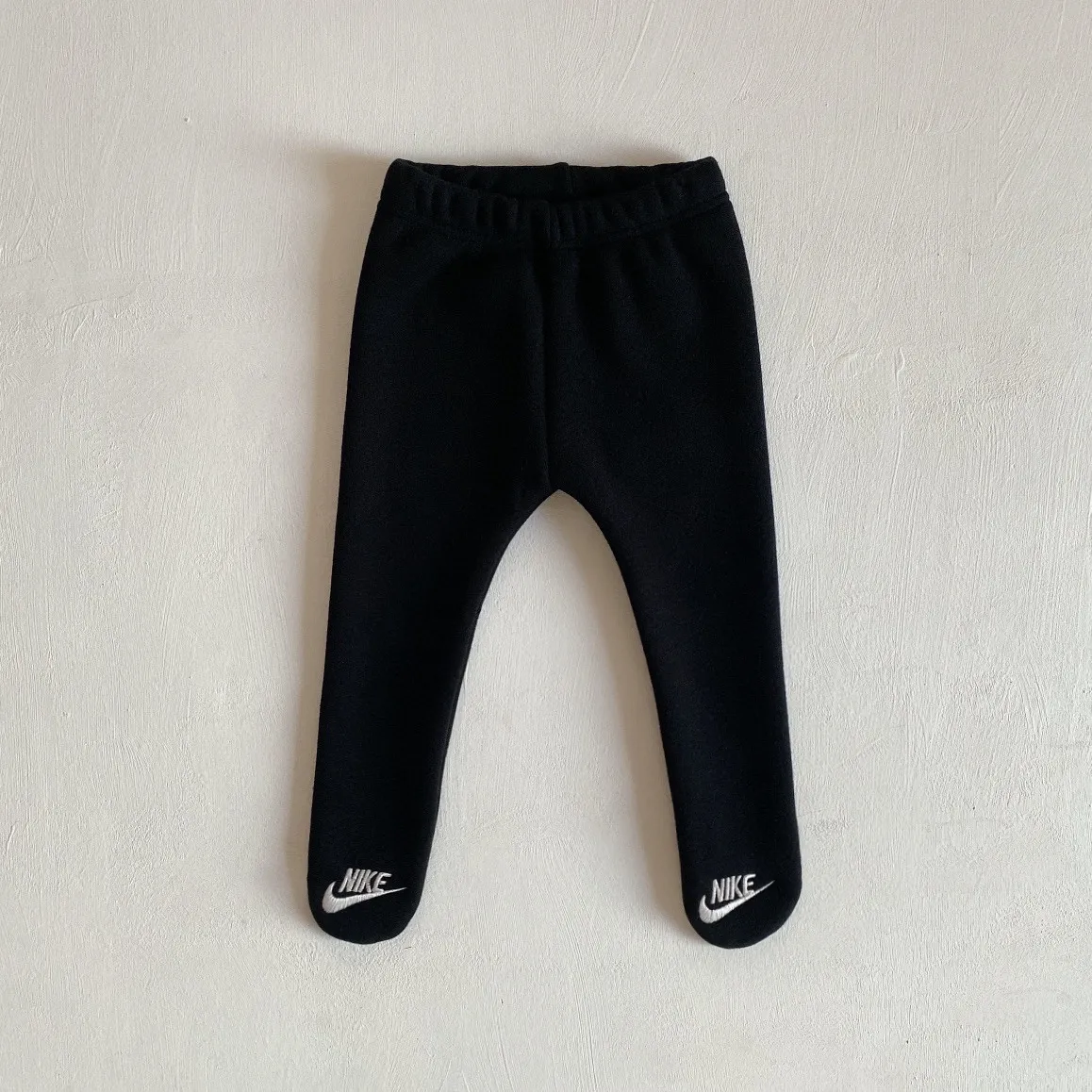 【66-90cm】ママたちに大好評 売れ筋 動きやすい 保温性抜群 ベビー フット付きパンツ