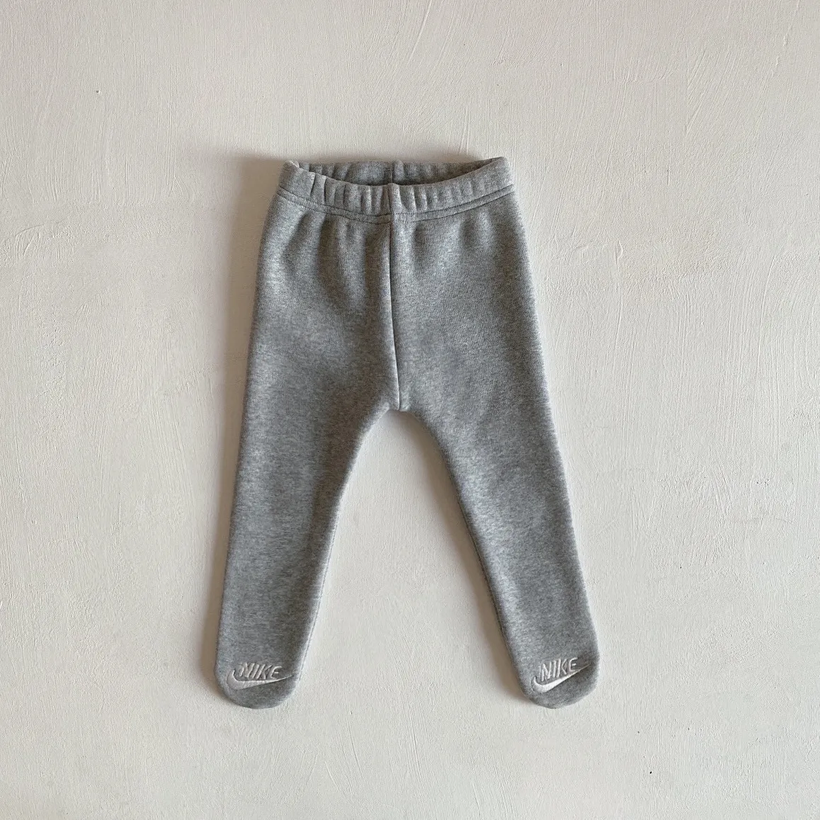 【66-90cm】ママたちに大好評 売れ筋 動きやすい 保温性抜群 ベビー フット付きパンツ