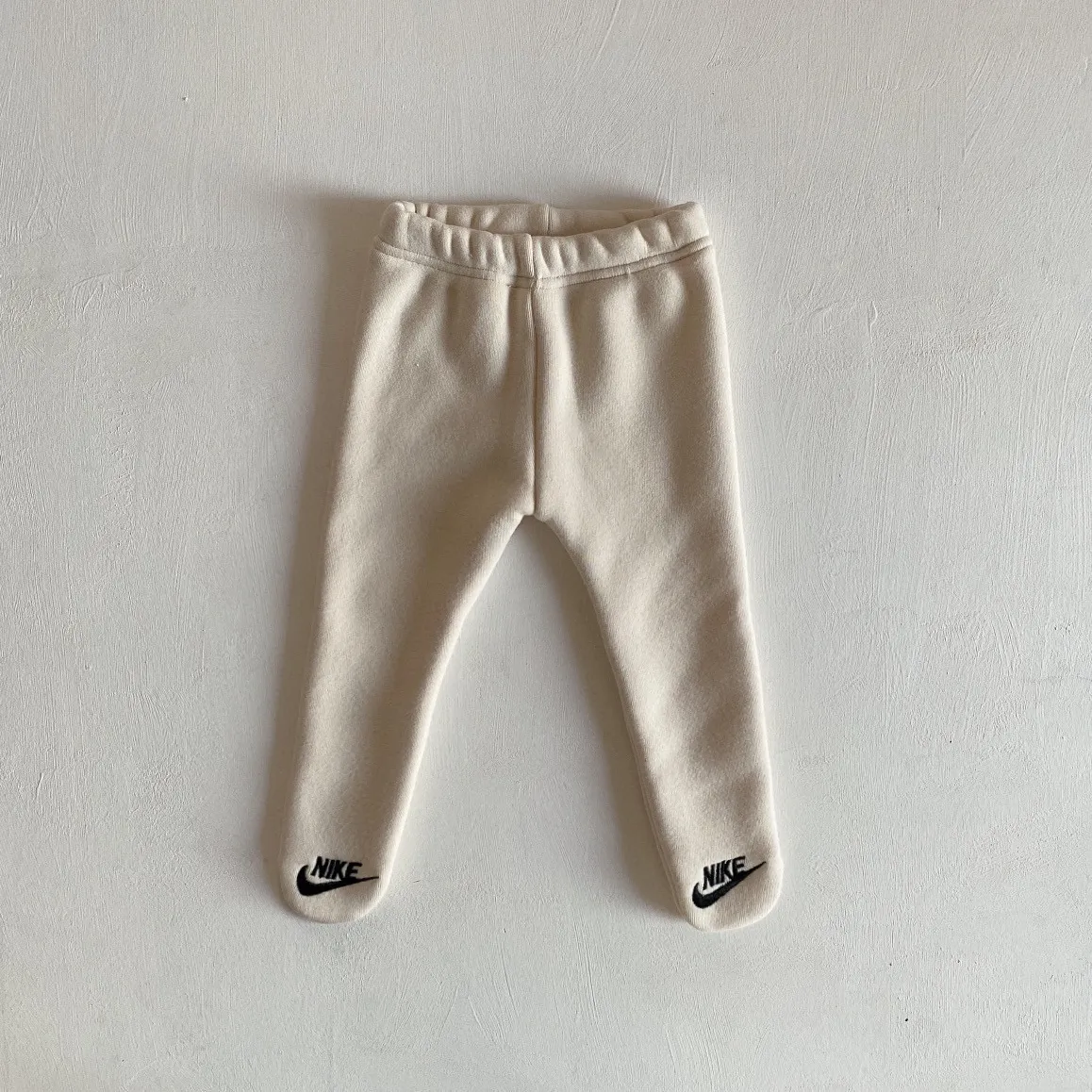 【66-90cm】ママたちに大好評 売れ筋 動きやすい 保温性抜群 ベビー フット付きパンツ