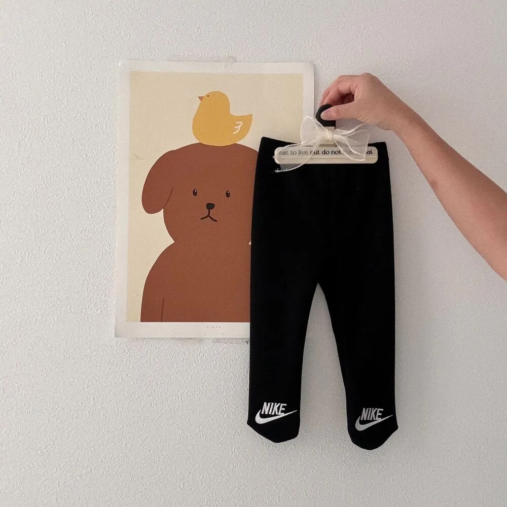 【66-90cm】ママたちに大好評 売れ筋 動きやすい 保温性抜群 ベビー フット付きパンツ