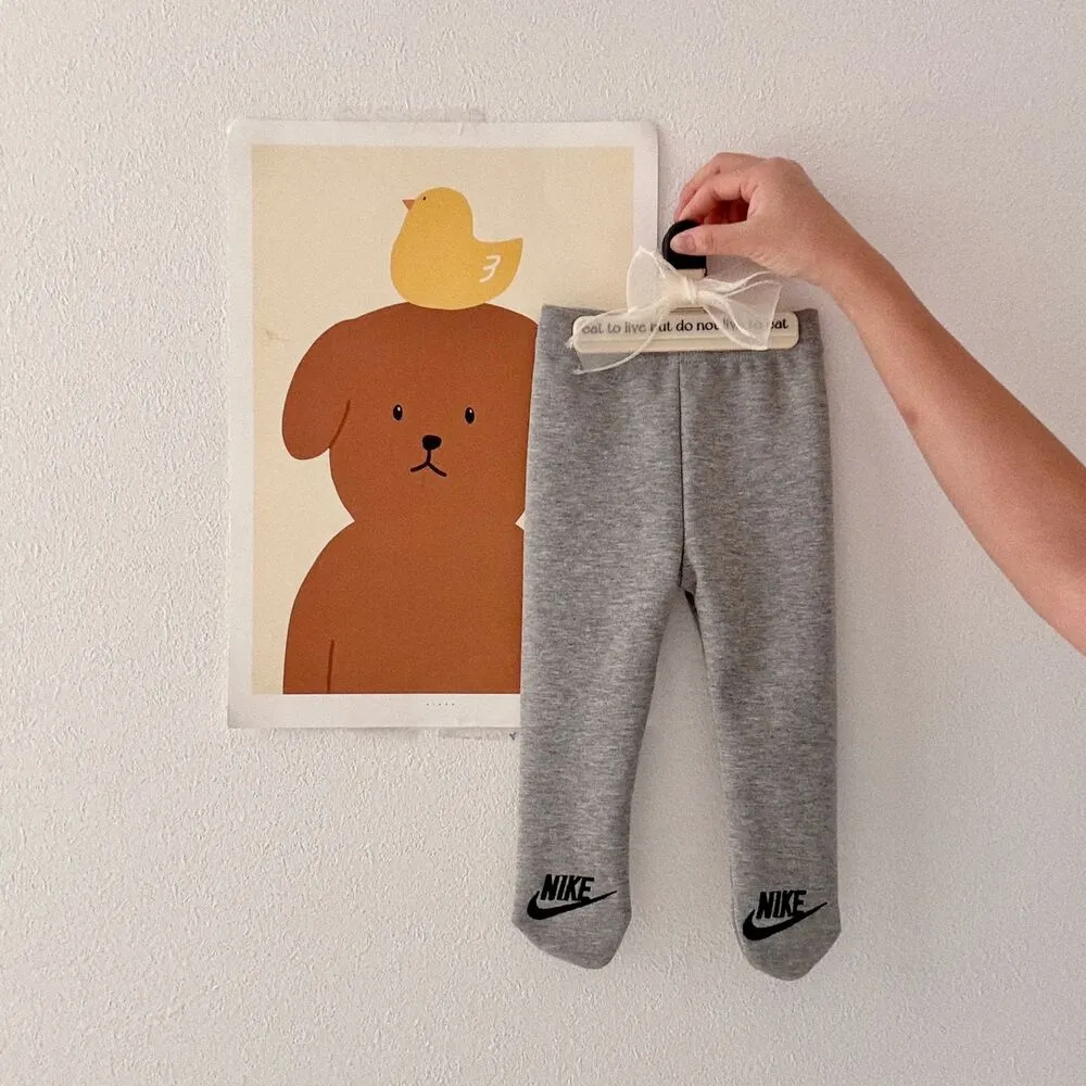 【66-90cm】ママたちに大好評 売れ筋 動きやすい 保温性抜群 ベビー フット付きパンツ