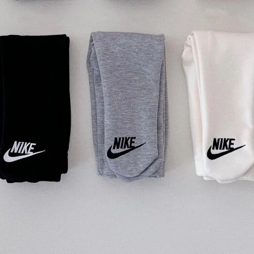 【66-90cm】ママたちに大好評 売れ筋 動きやすい 保温性抜群 ベビー フット付きパンツ