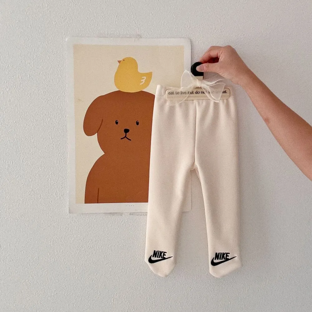 【66-90cm】ママたちに大好評 売れ筋 動きやすい 保温性抜群 ベビー フット付きパンツ