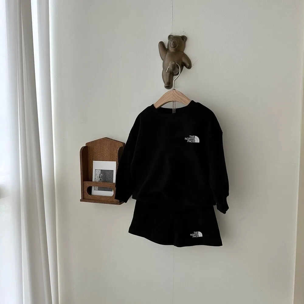 【90-160cm】二点セット 人気爆発中 カジュアル 動きやすさ抜群 プリント トレーナー＋ショートパンツ セットアップ