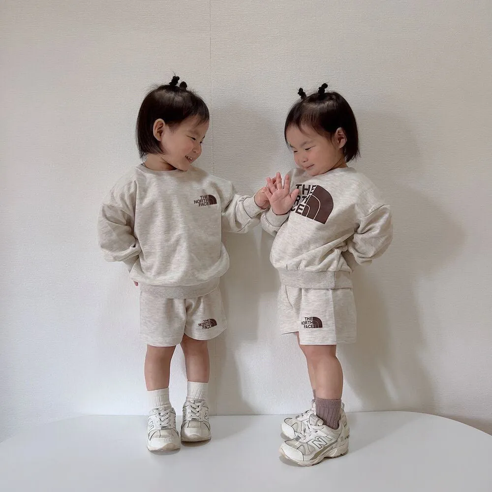 【90-160cm】二点セット 人気爆発中 カジュアル 動きやすさ抜群 プリント トレーナー＋ショートパンツ セットアップ