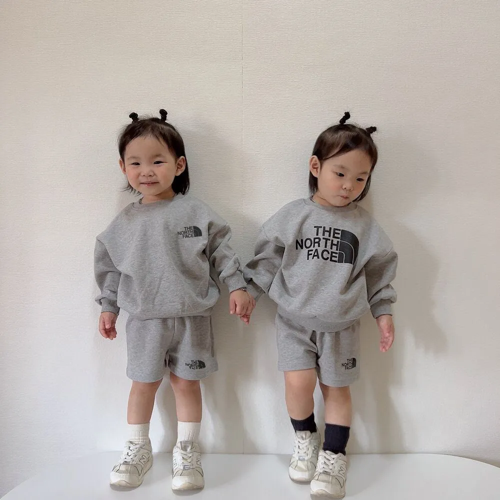 【90-160cm】二点セット 人気爆発中 カジュアル 動きやすさ抜群 プリント トレーナー＋ショートパンツ セットアップ