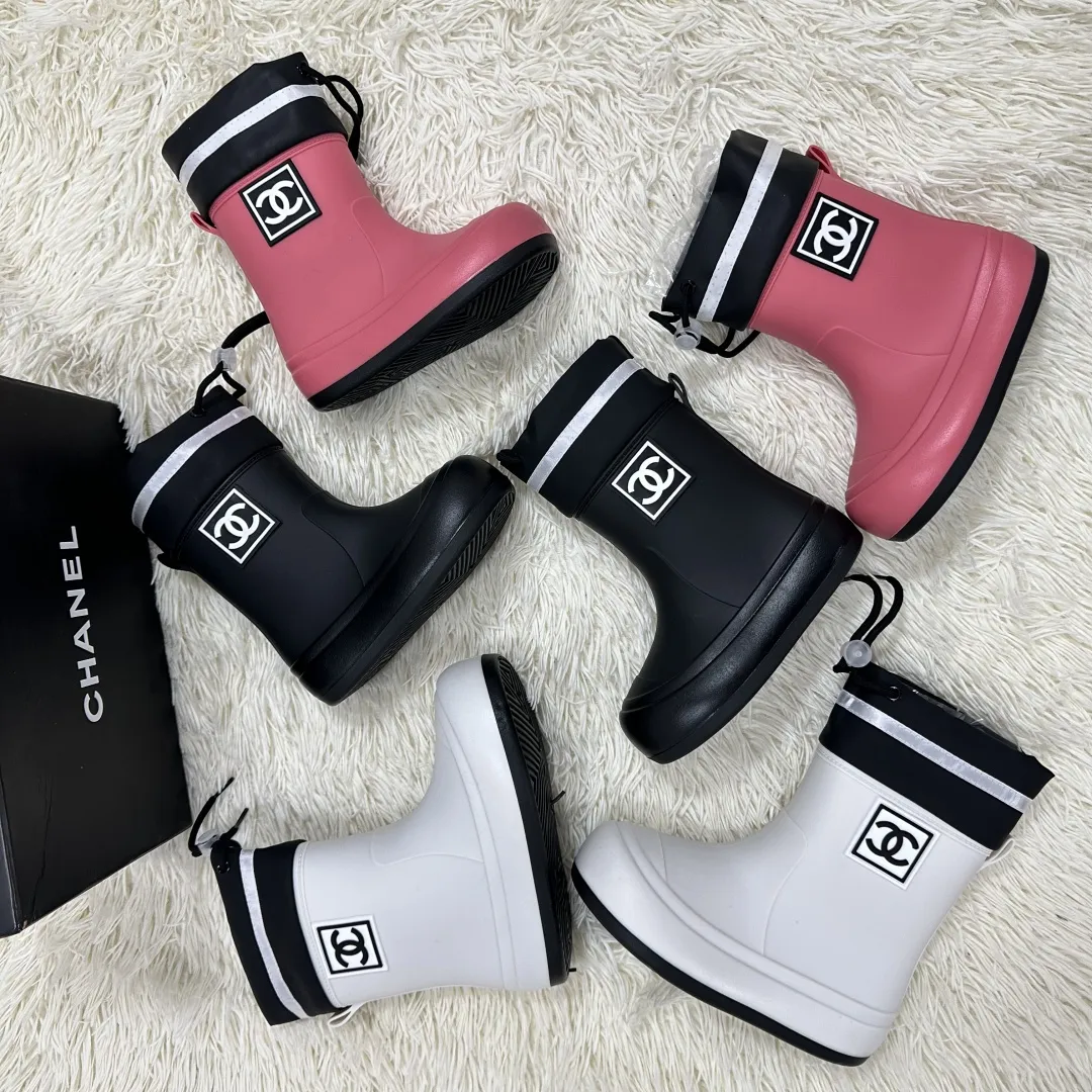 アウトドアやフェスにも活躍  履き口広め 防水仕様 キッズ ミドル丈 レインブーツ