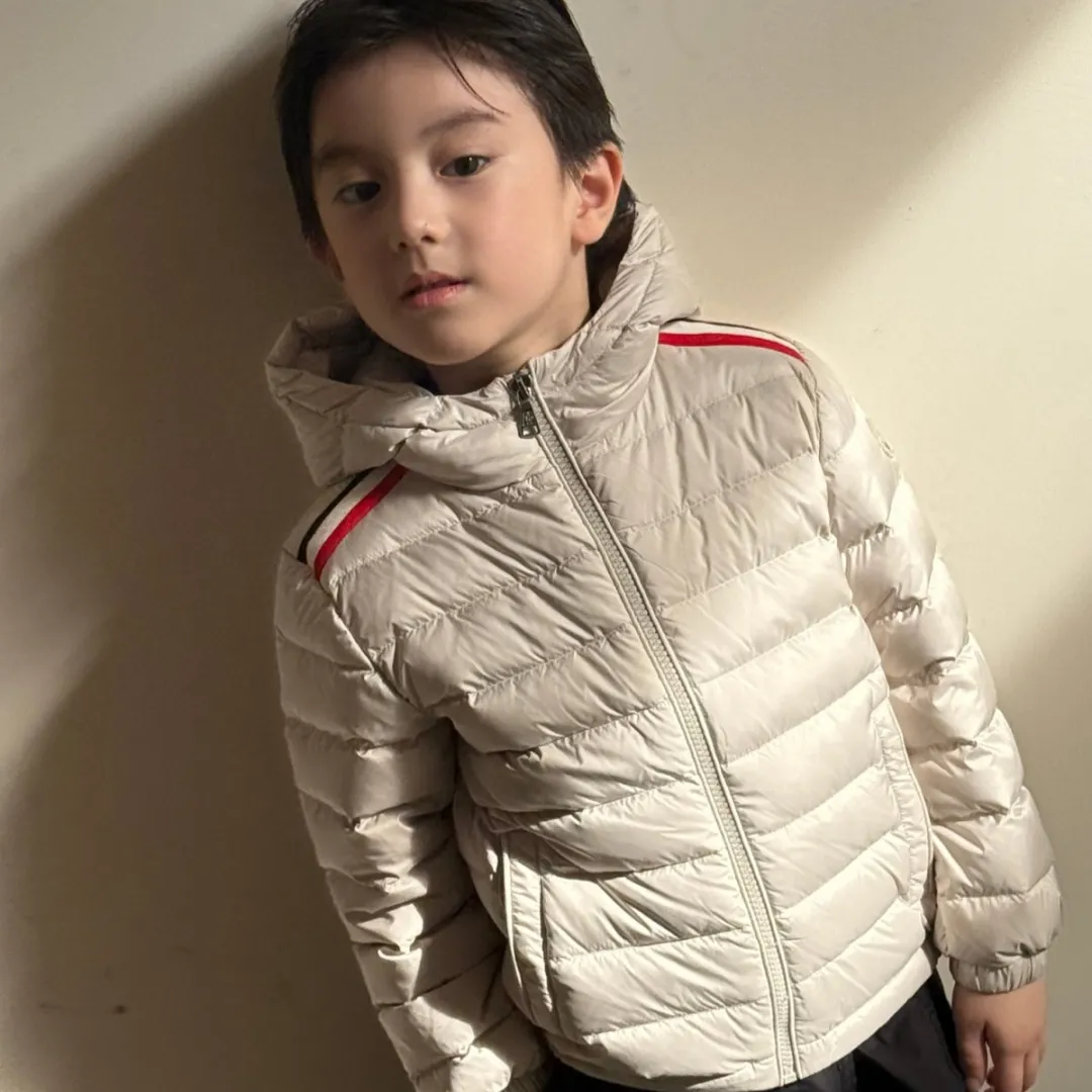【110-150cm】冬のマストアイテム 軽くて動きやすい シンプル ダウンジャケット