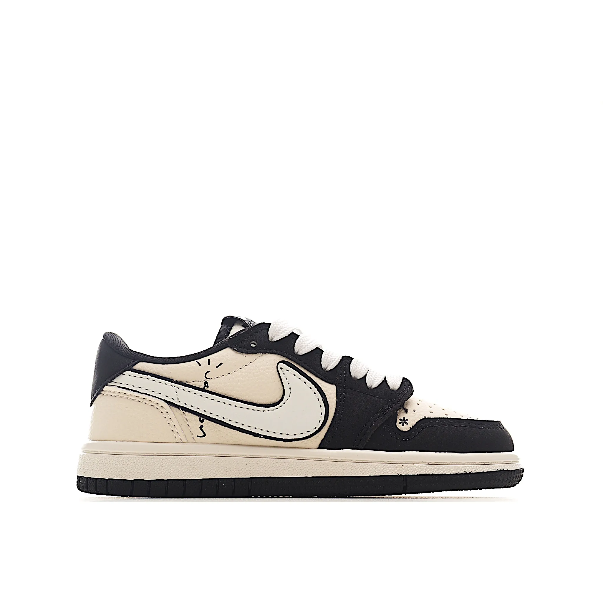 コーデのポイントになる 軽量タイプ カジュアル キッズ スニーカー