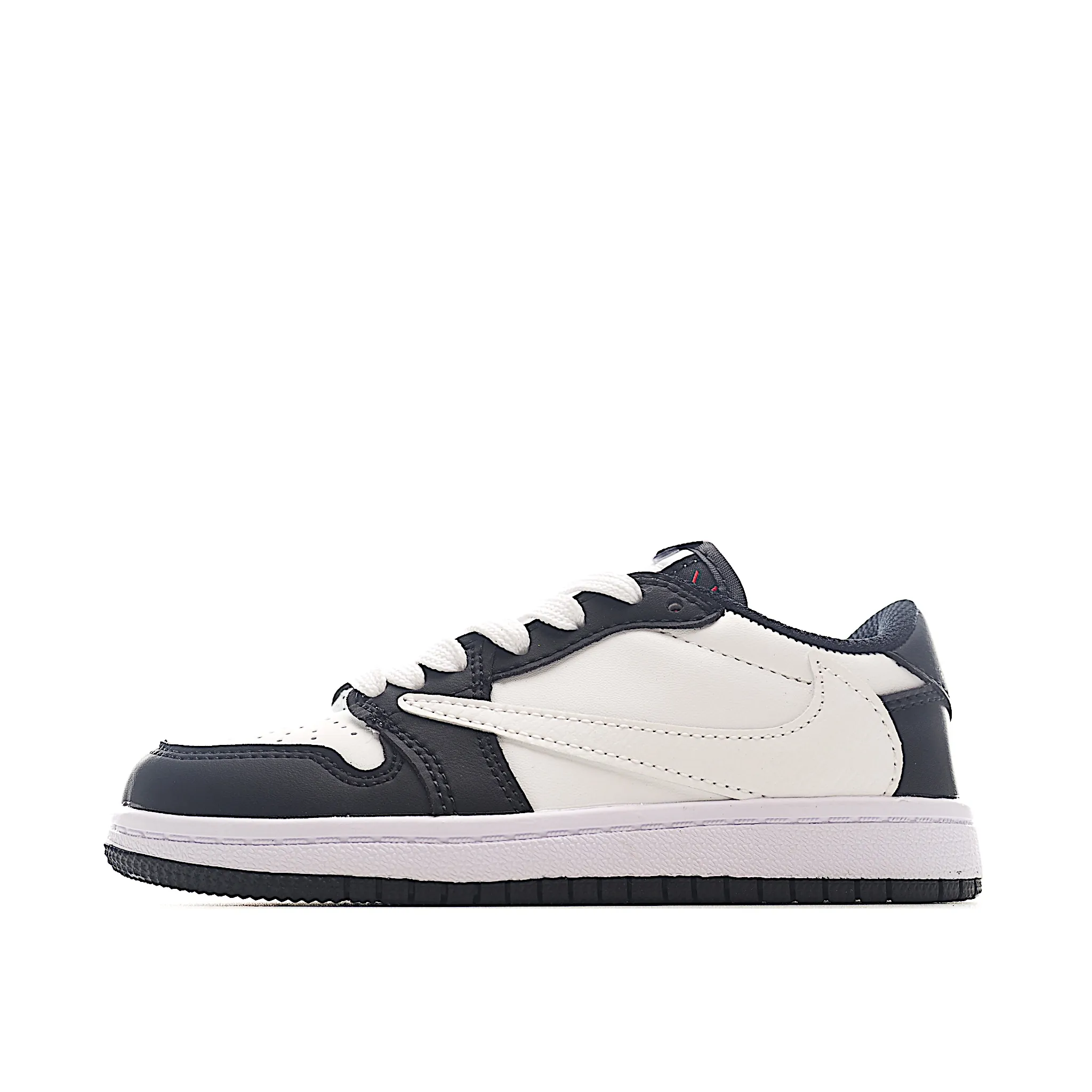 デイリーユースにぴったり シンプル 合わせやすい 軽量 キッズ スニーカー