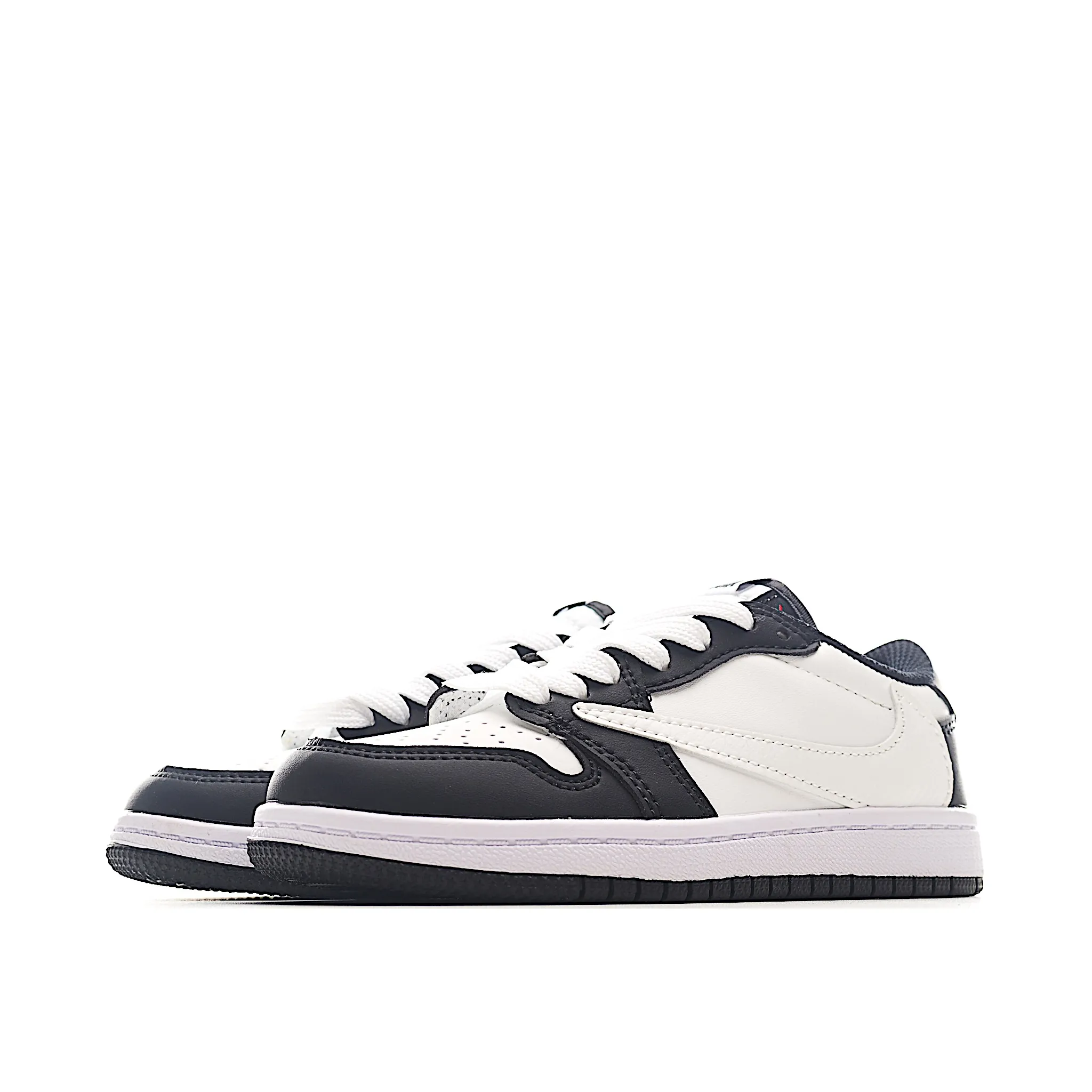 デイリーユースにぴったり シンプル 合わせやすい 軽量 キッズ スニーカー