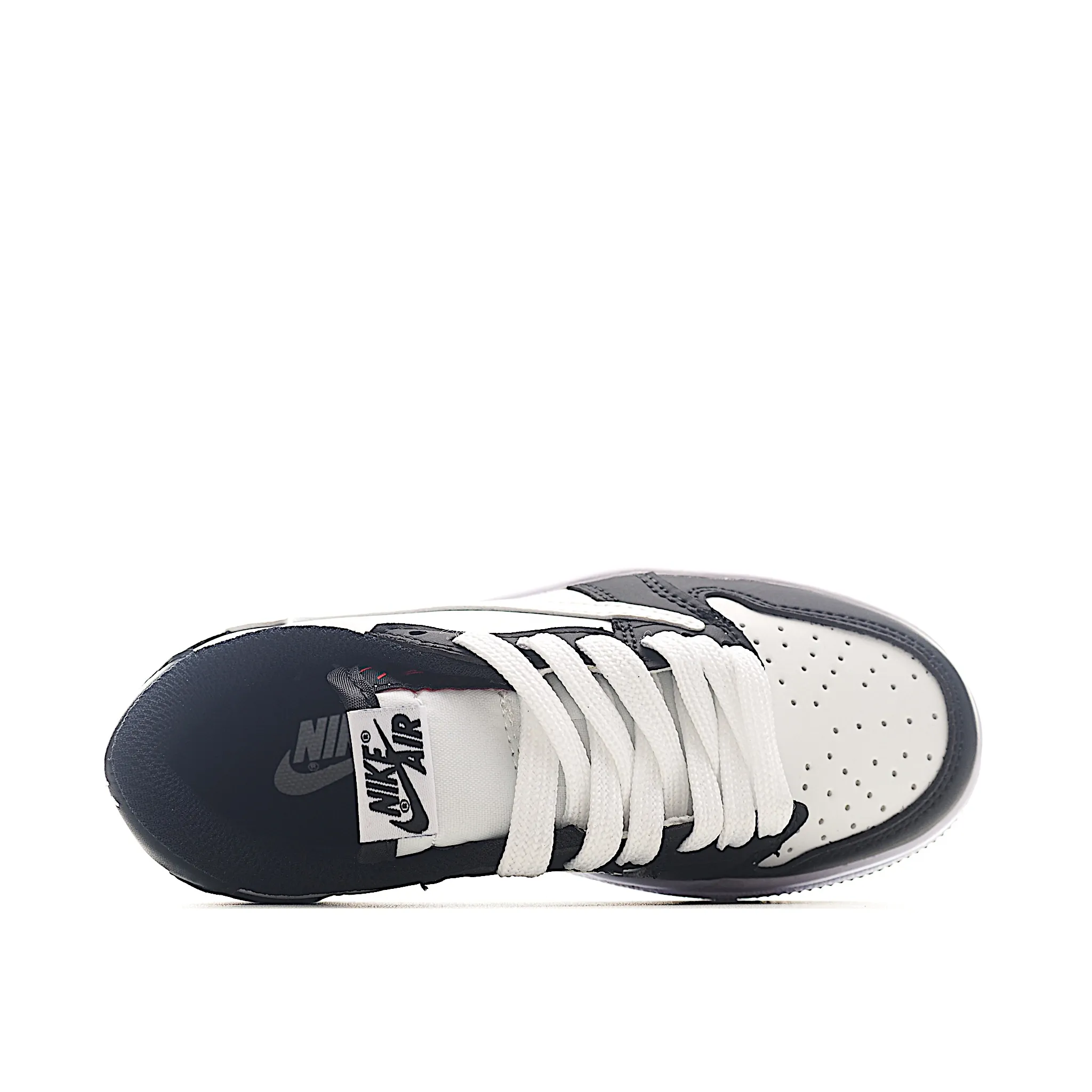 デイリーユースにぴったり シンプル 合わせやすい 軽量 キッズ スニーカー