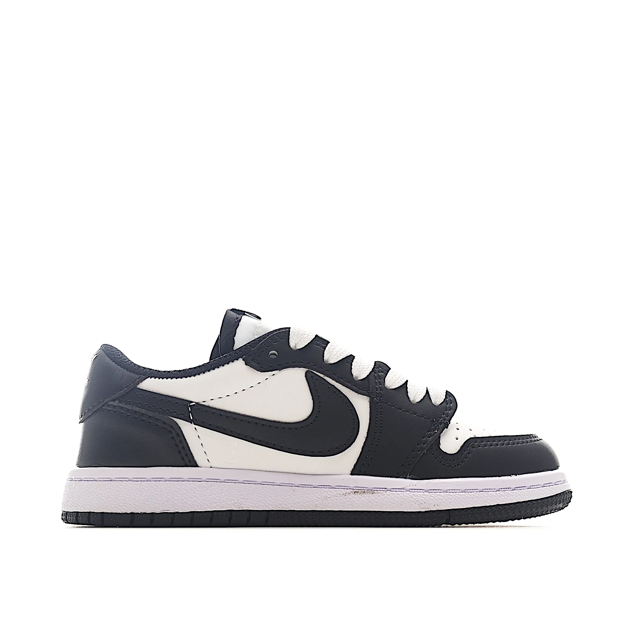 デイリーユースにぴったり シンプル 合わせやすい 軽量 キッズ スニーカー