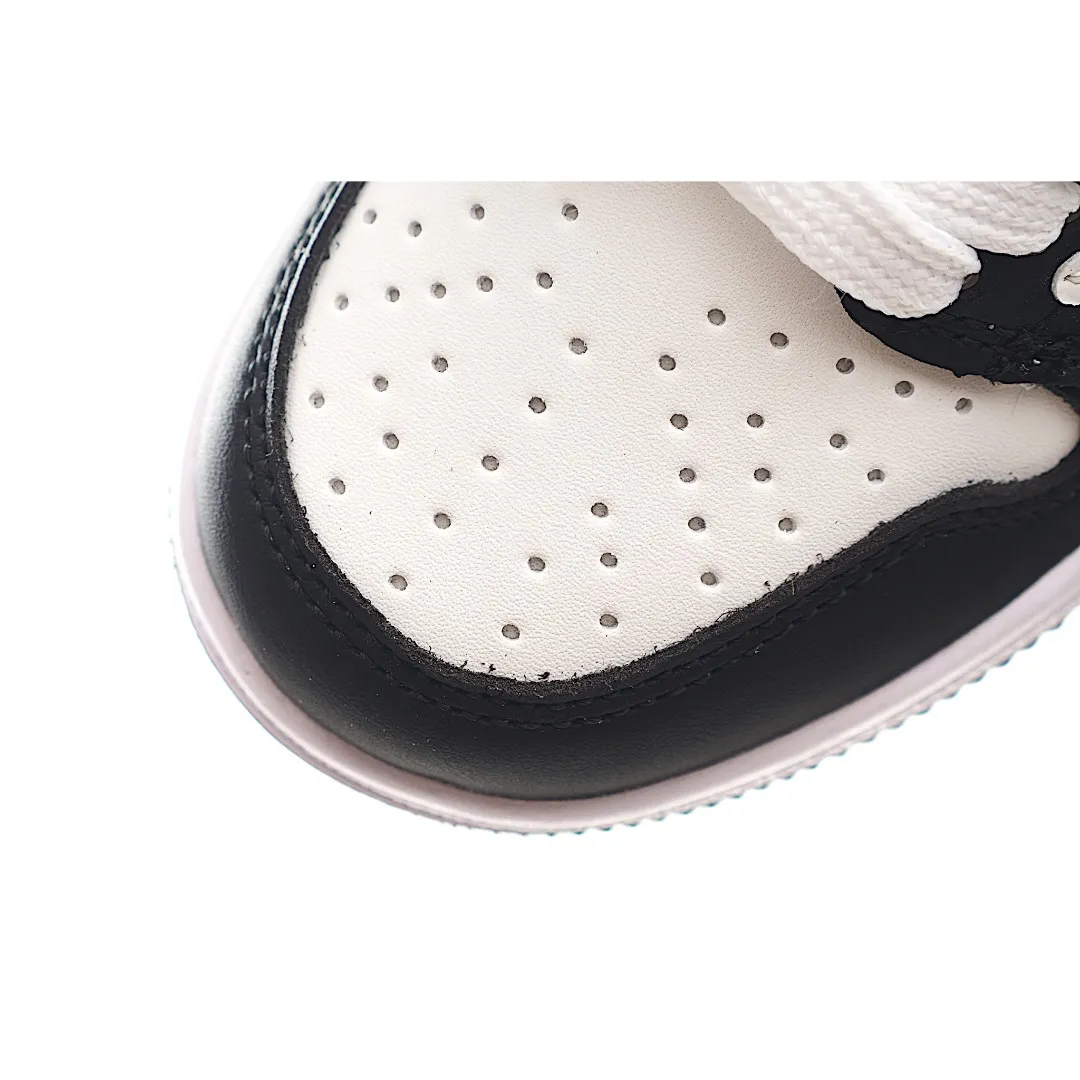 デイリーユースにぴったり シンプル 合わせやすい 軽量 キッズ スニーカー